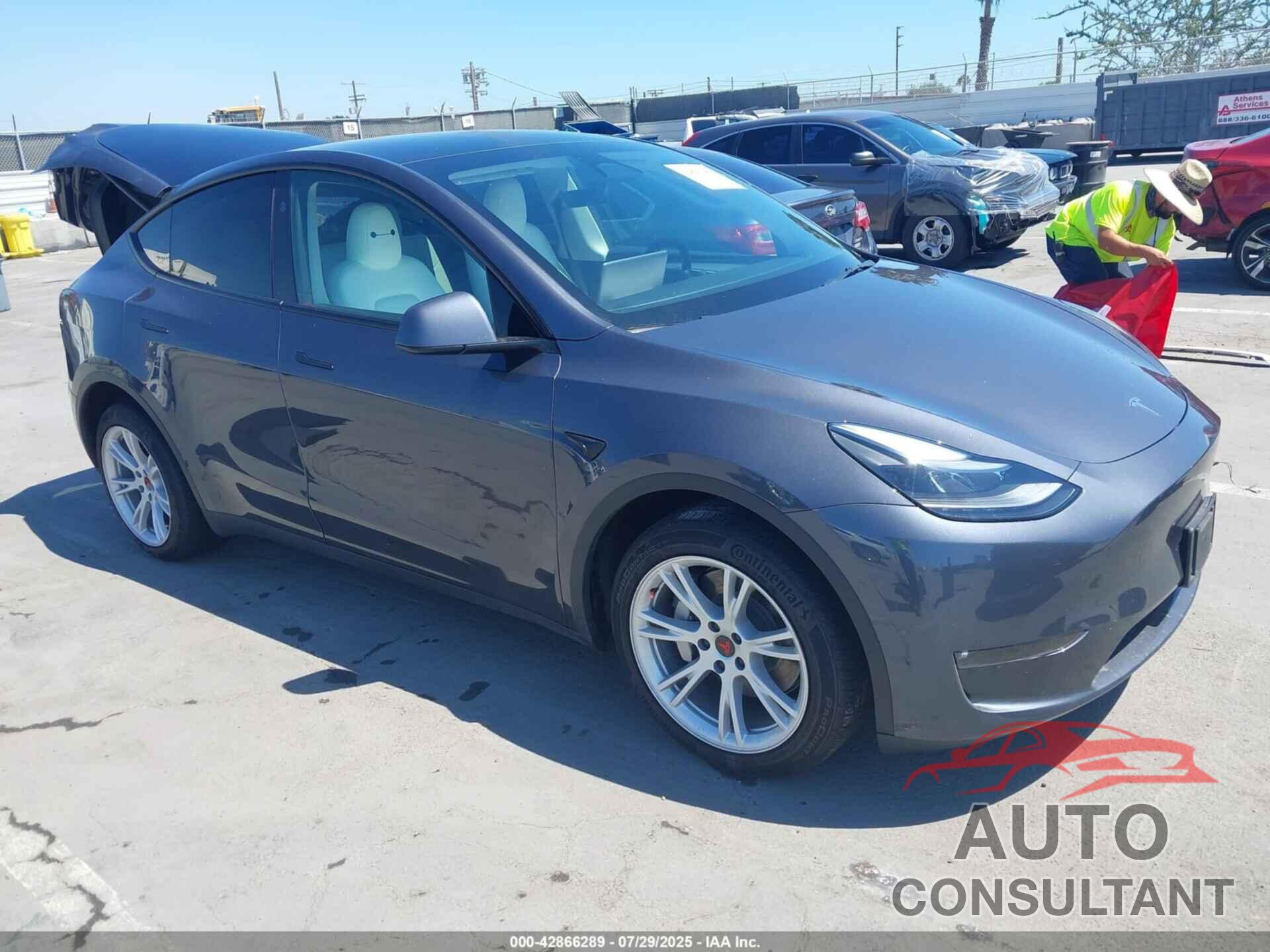 TESLA MODEL Y 2023 - 7SAYGDEE2PF902125
