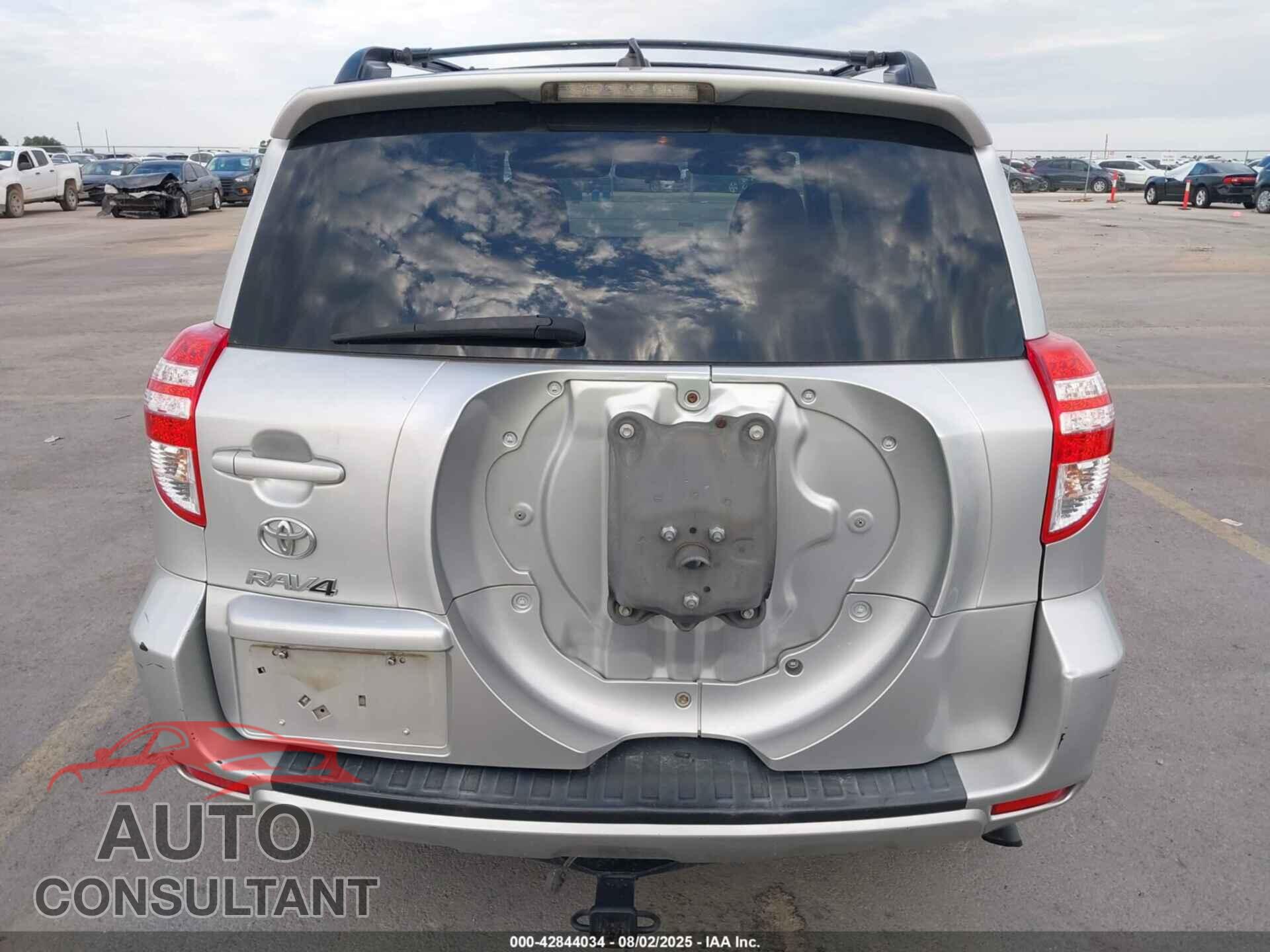 TOYOTA RAV4 2011 - 2T3KF4DV0BW069824