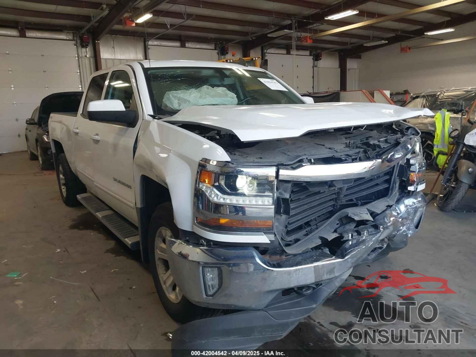 CHEVROLET SILVERADO 1500 2017 - 1GCUKREC5HF239278