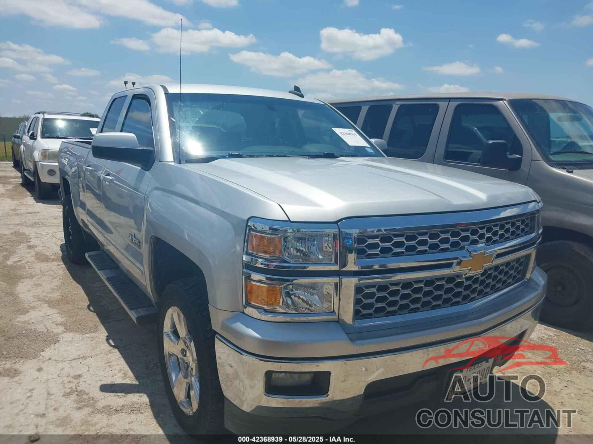 CHEVROLET SILVERADO 1500 2015 - 1GCRCREH4FZ310657