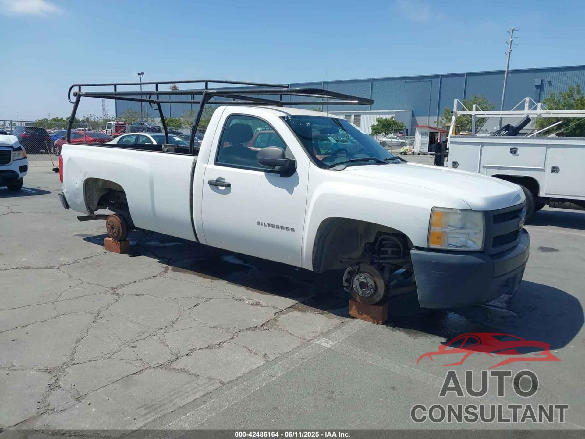 CHEVROLET SILVERADO 1500 2011 - 1GCNCPEA6BZ274065