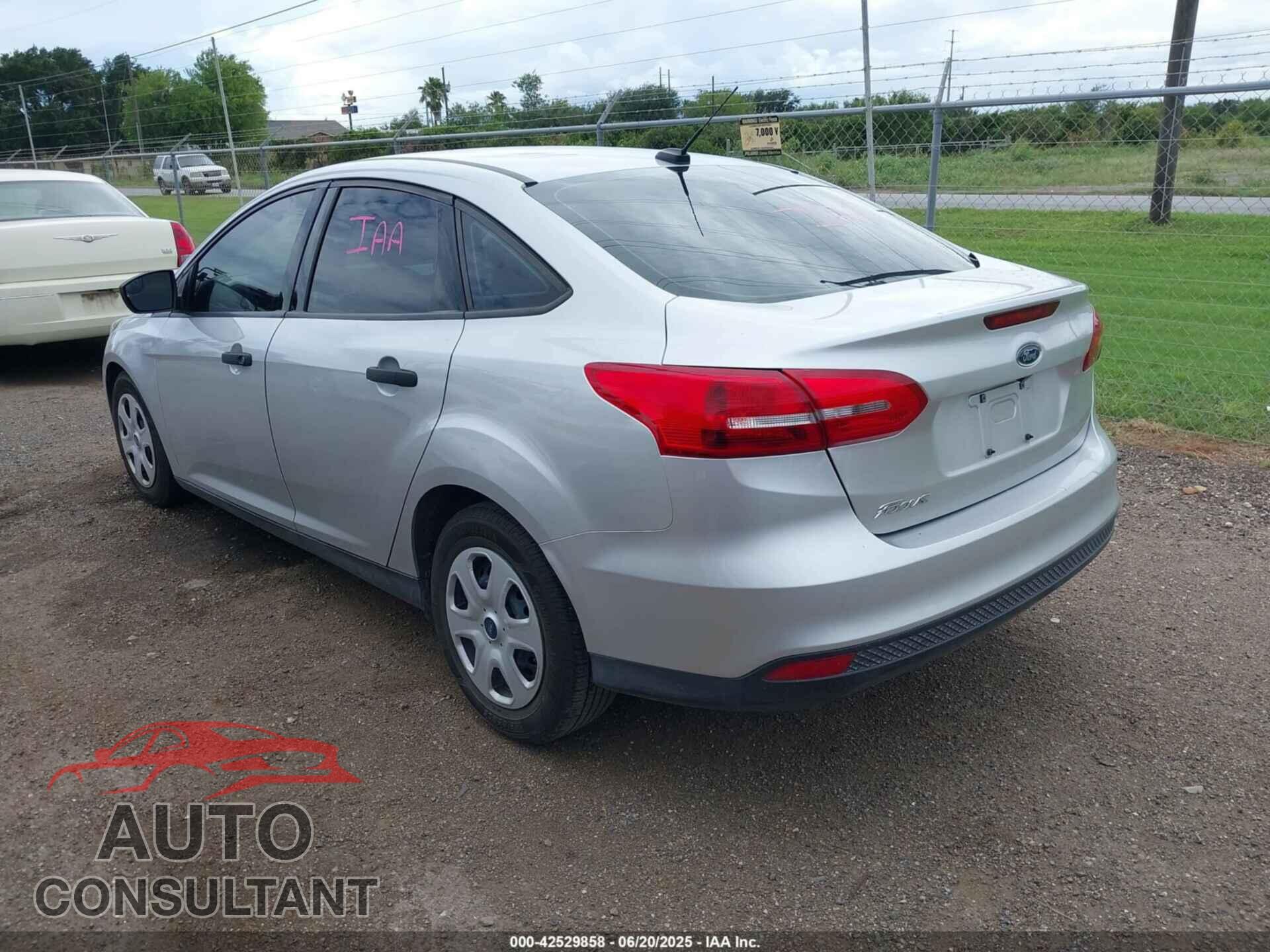 FORD FOCUS 2018 - 1FADP3E29JL277518
