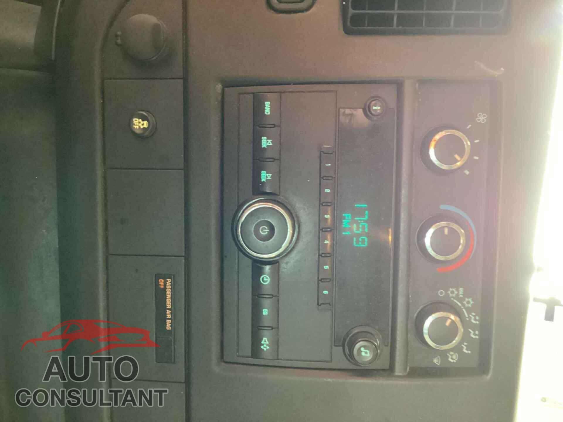 CHEVROLET EXPRESS G1500 2012 - 1GCSGAF46C1142999