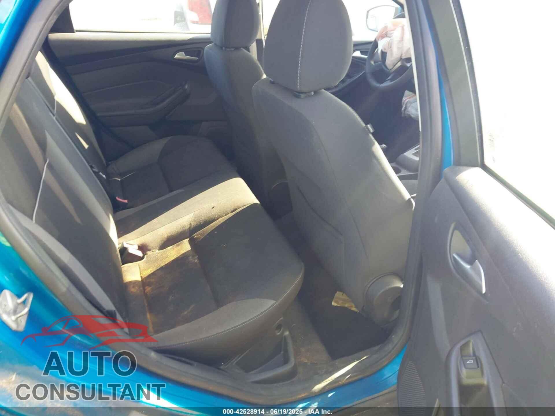 FORD FOCUS 2014 - 1FADP3F26EL202957