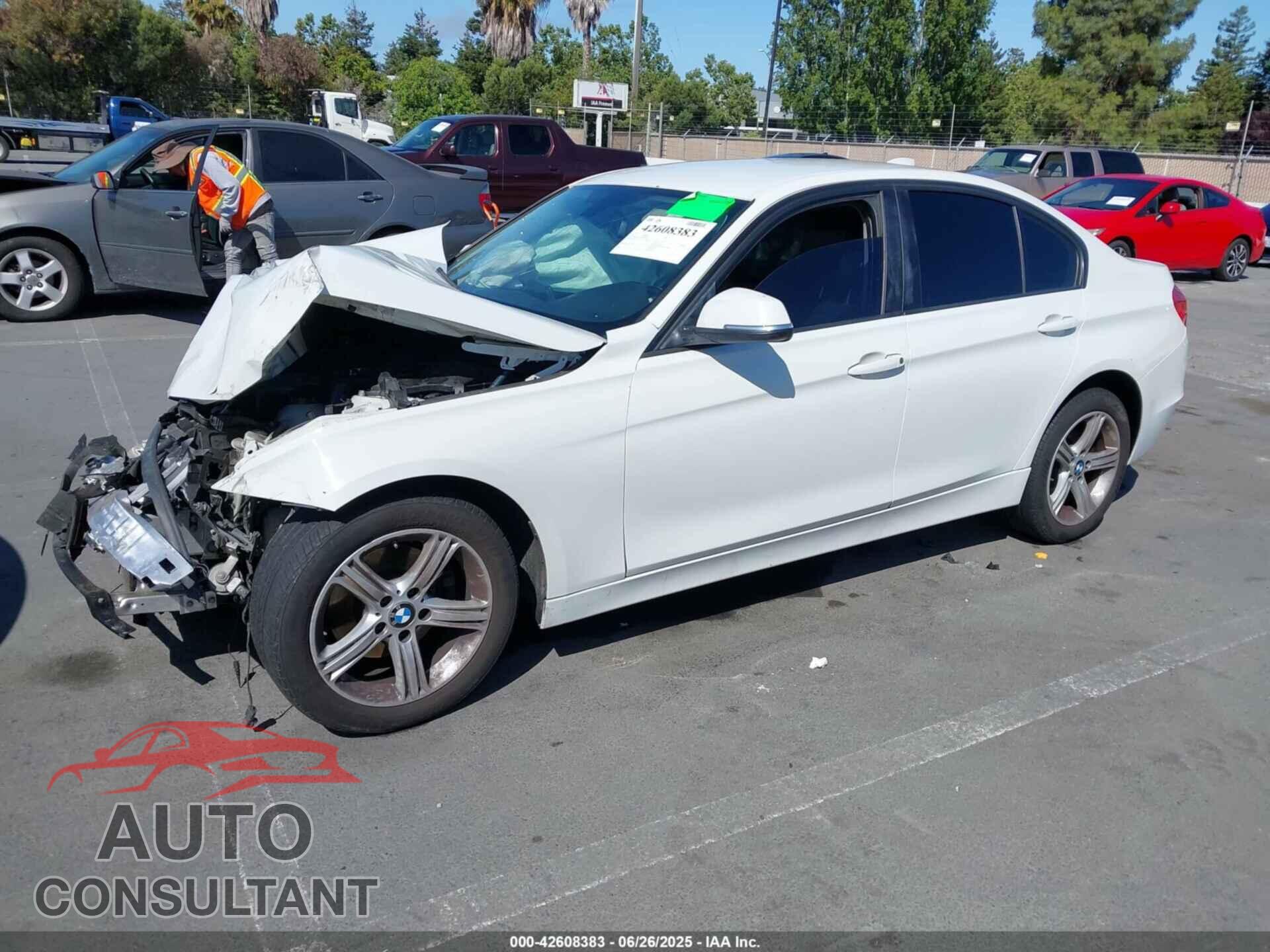 BMW 320I 2015 - WBA3B1G56FNT04702