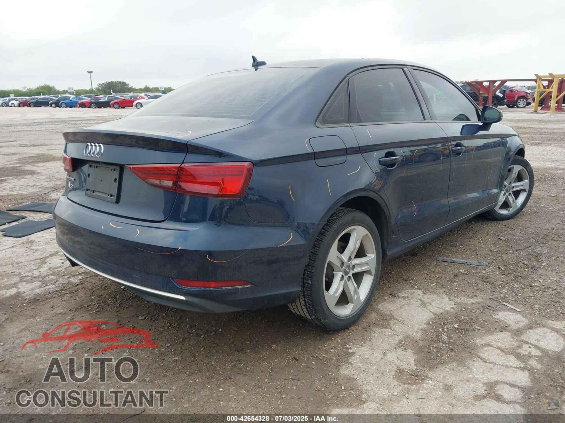 AUDI A3 2018 - WAUAUGFF6J1052772