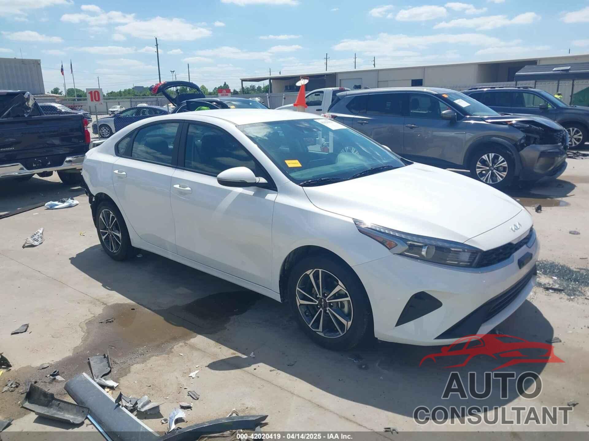 KIA FORTE 2024 - 3KPF24AD3RE797023