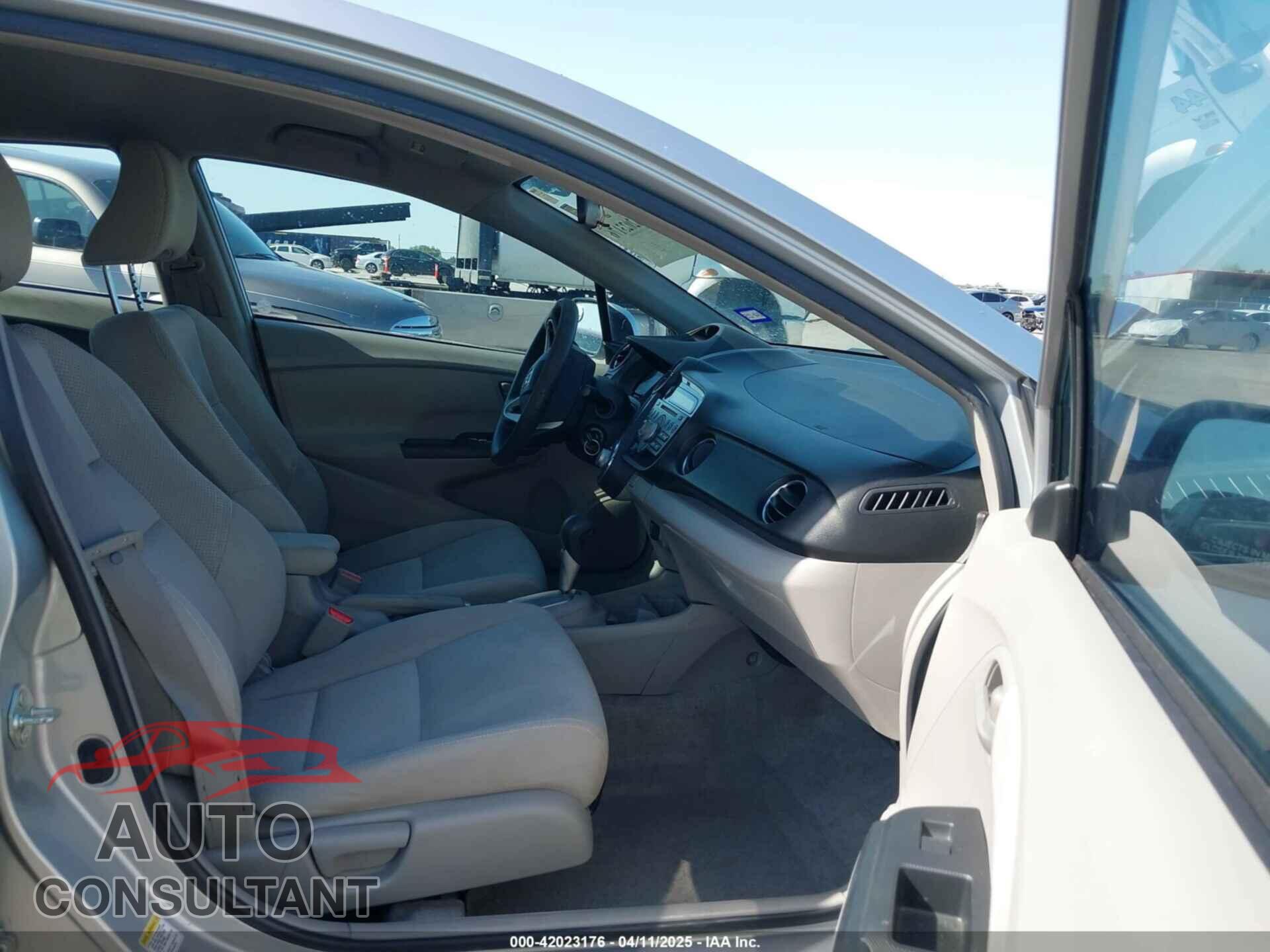 HONDA INSIGHT 2011 - JHMZE2H57BS011538