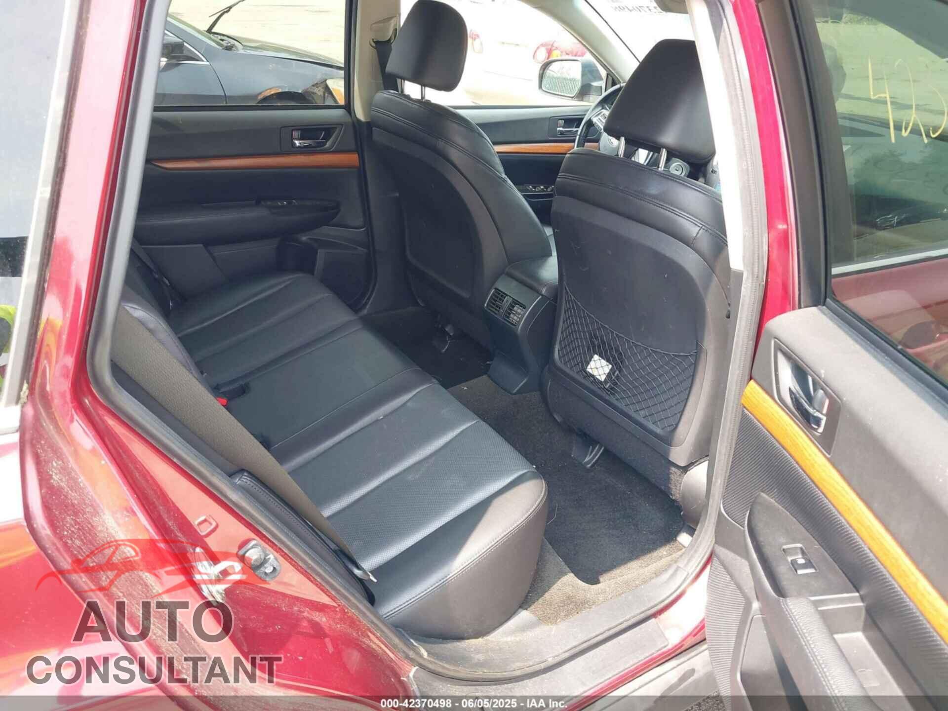 SUBARU OUTBACK 2014 - 4S4BRBNCXE3303012