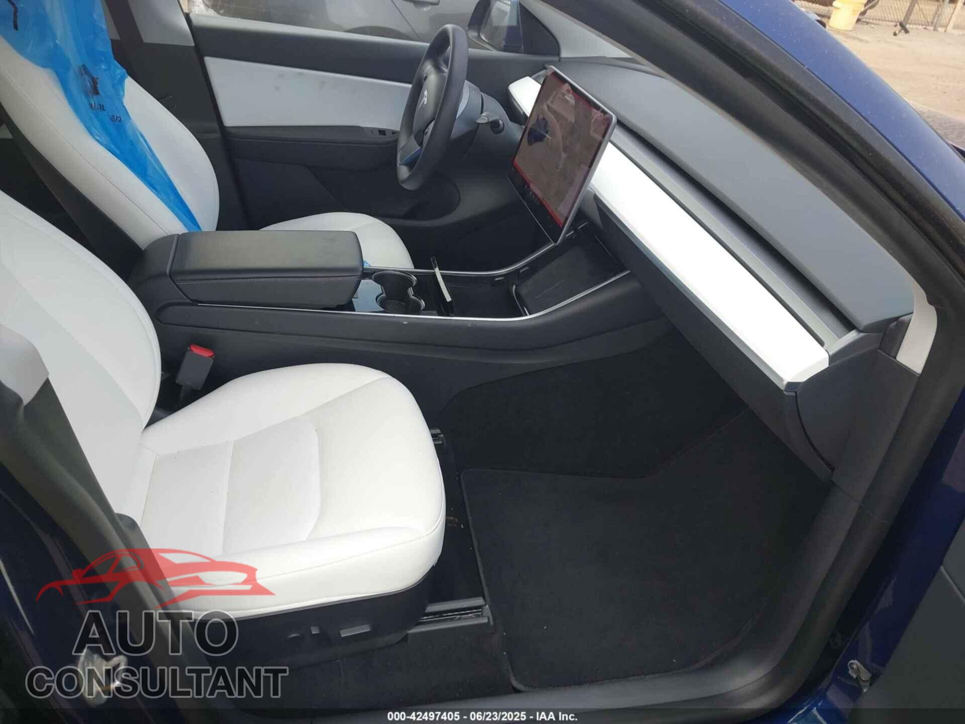 TESLA MODEL Y 2020 - 5YJYGDEEXLF043583