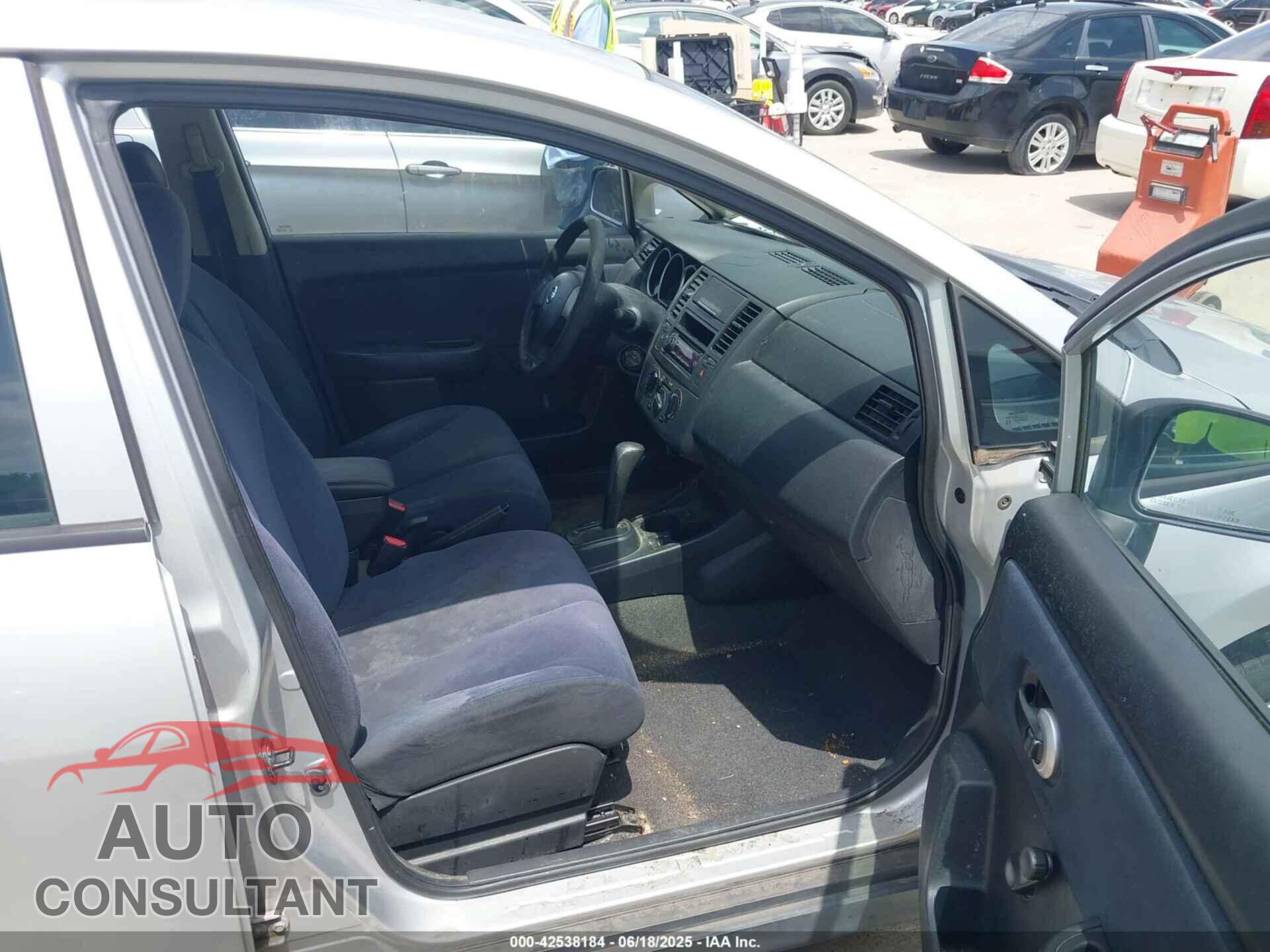 NISSAN VERSA 2011 - 3N1CC1AP1BL371991