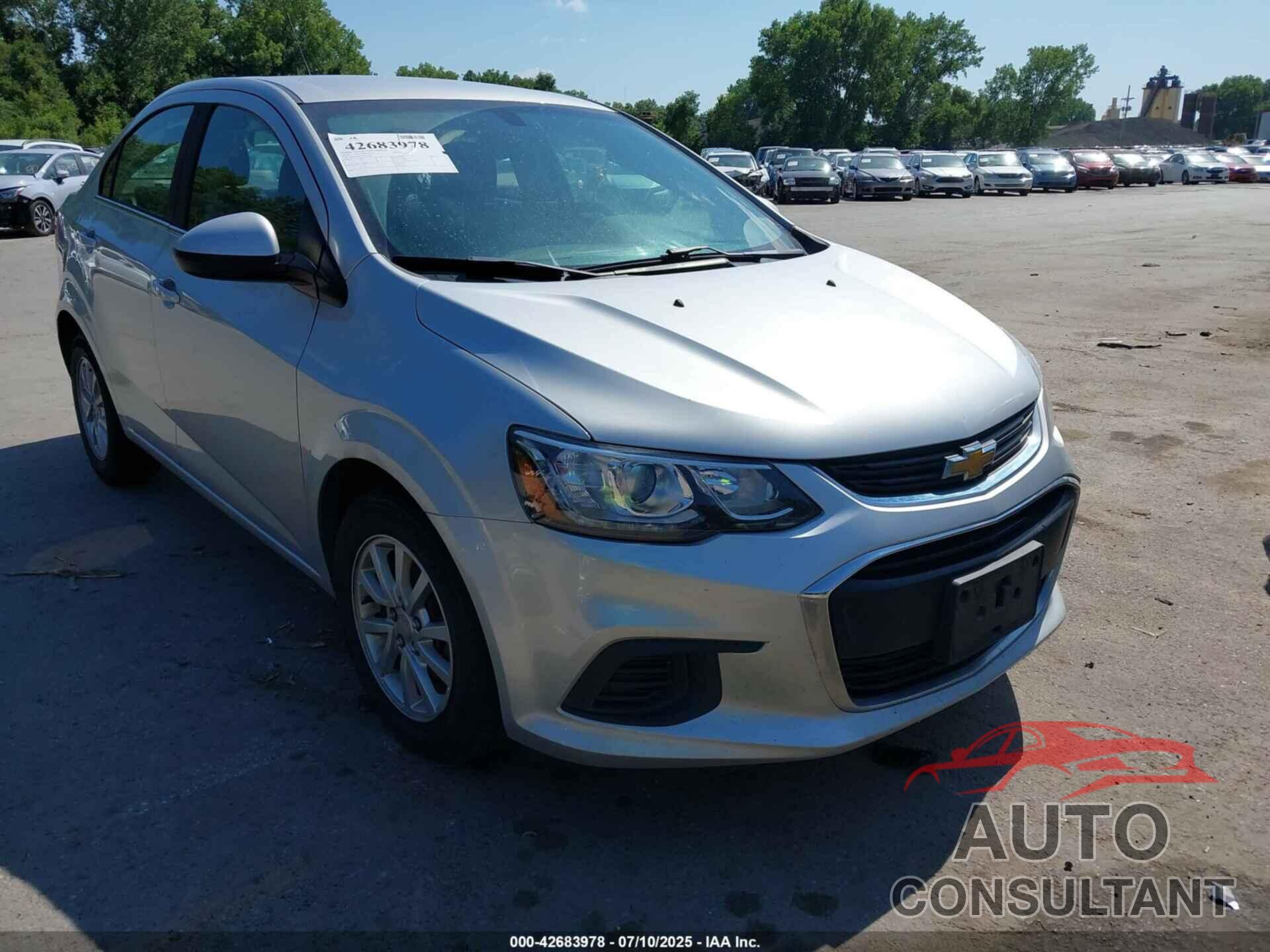 CHEVROLET SONIC 2018 - 1G1JD5SH7J4116341