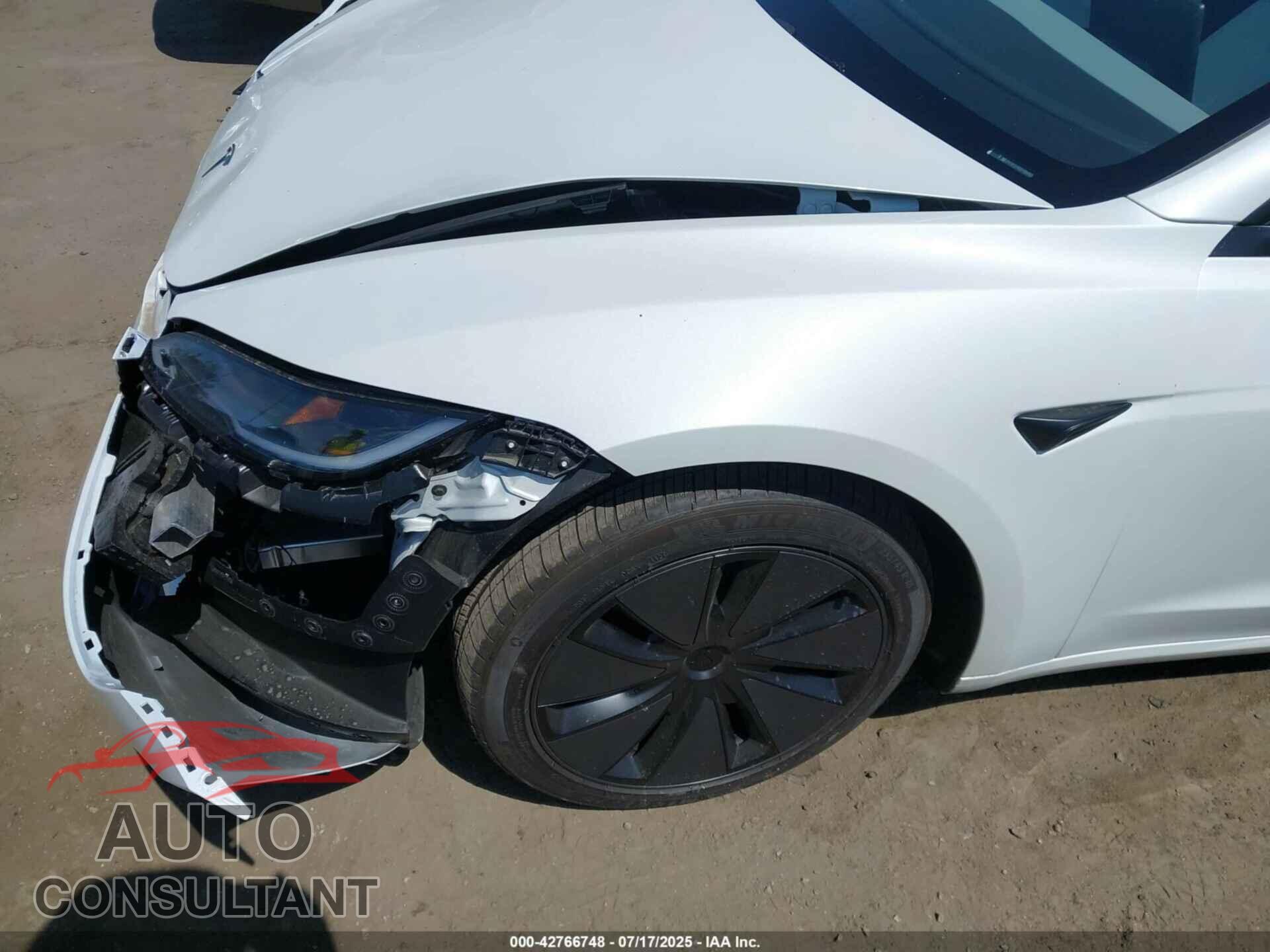 TESLA MODEL 3 2025 - 5YJ3E1EA8SF966400