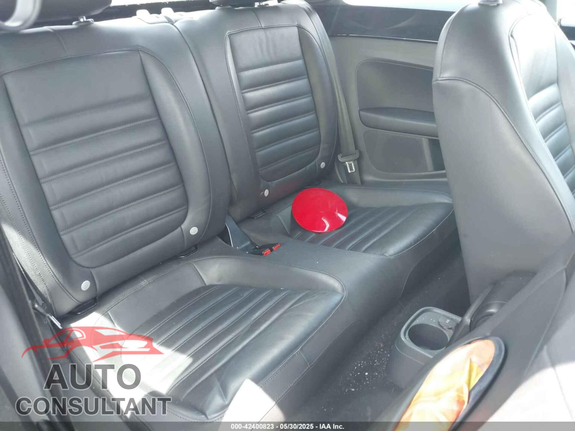 VOLKSWAGEN BEETLE 2012 - 3VWVA7AT8CM605905