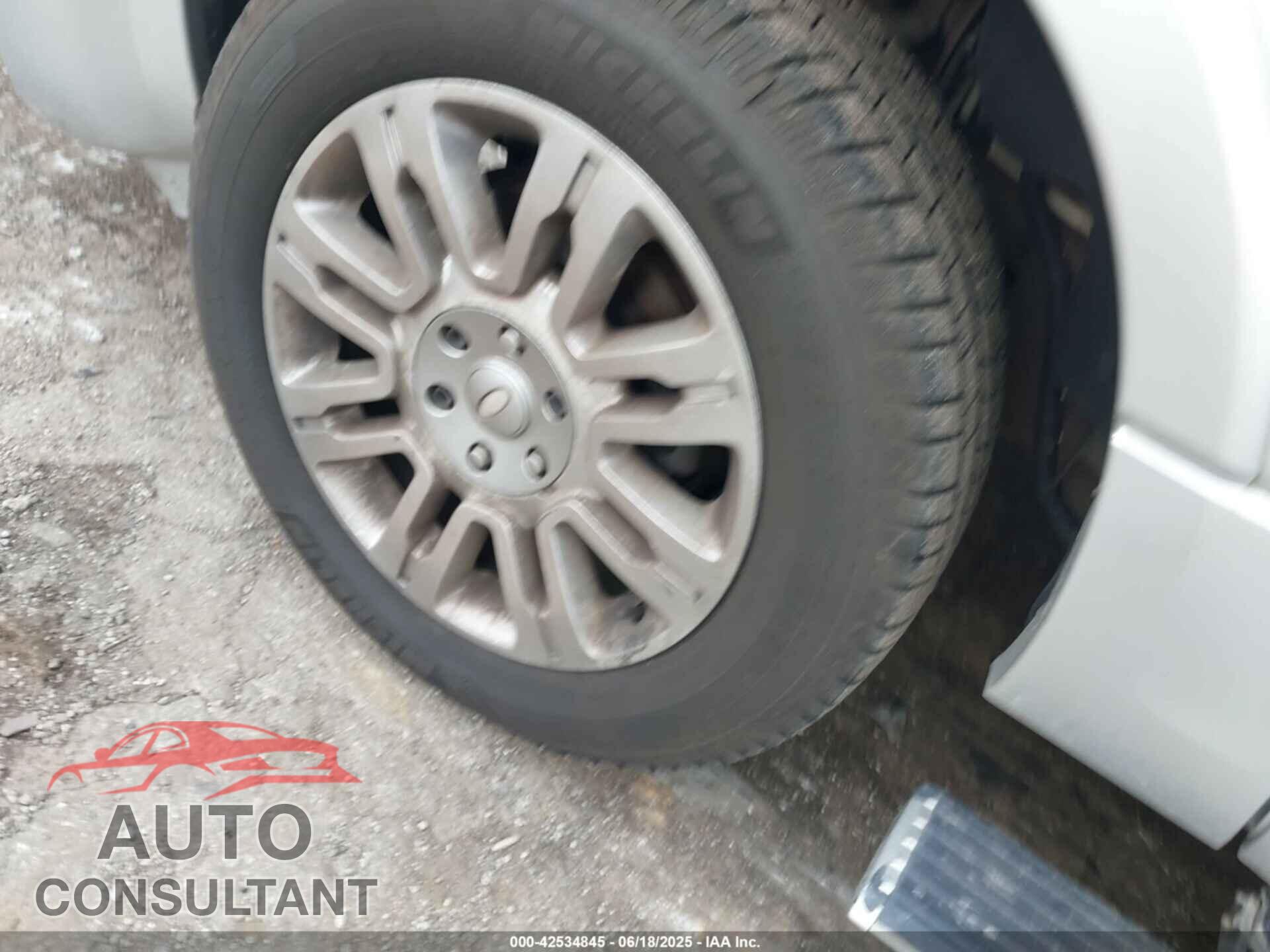 FORD EXPEDITION 2011 - 1FMJU2A5XBEF25695
