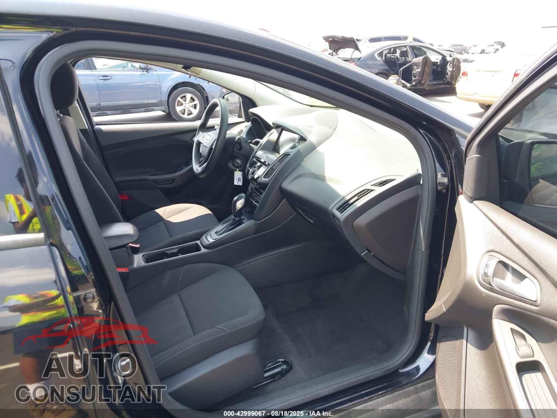 FORD FOCUS 2018 - 1FADP3H27JL208788