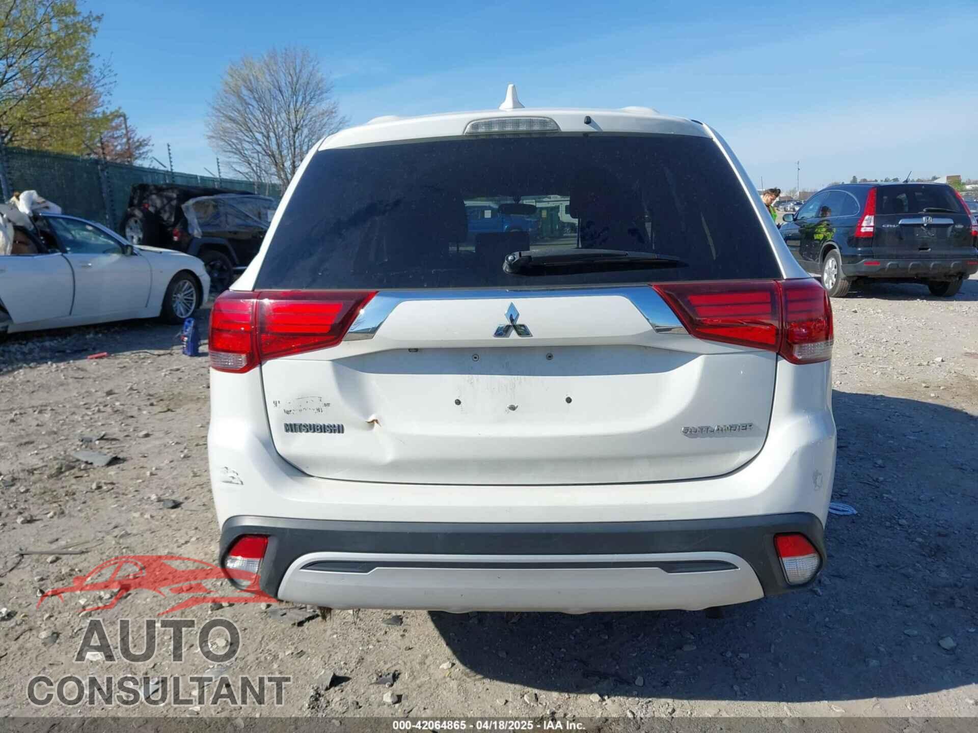 MITSUBISHI OUTLANDER 2019 - JA4AD2A36KZ038502