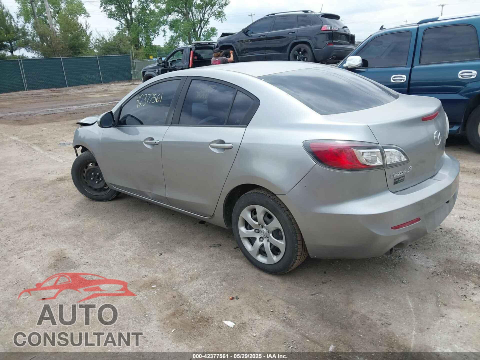 MAZDA MAZDA3 2013 - JM1BL1TF5D1730136