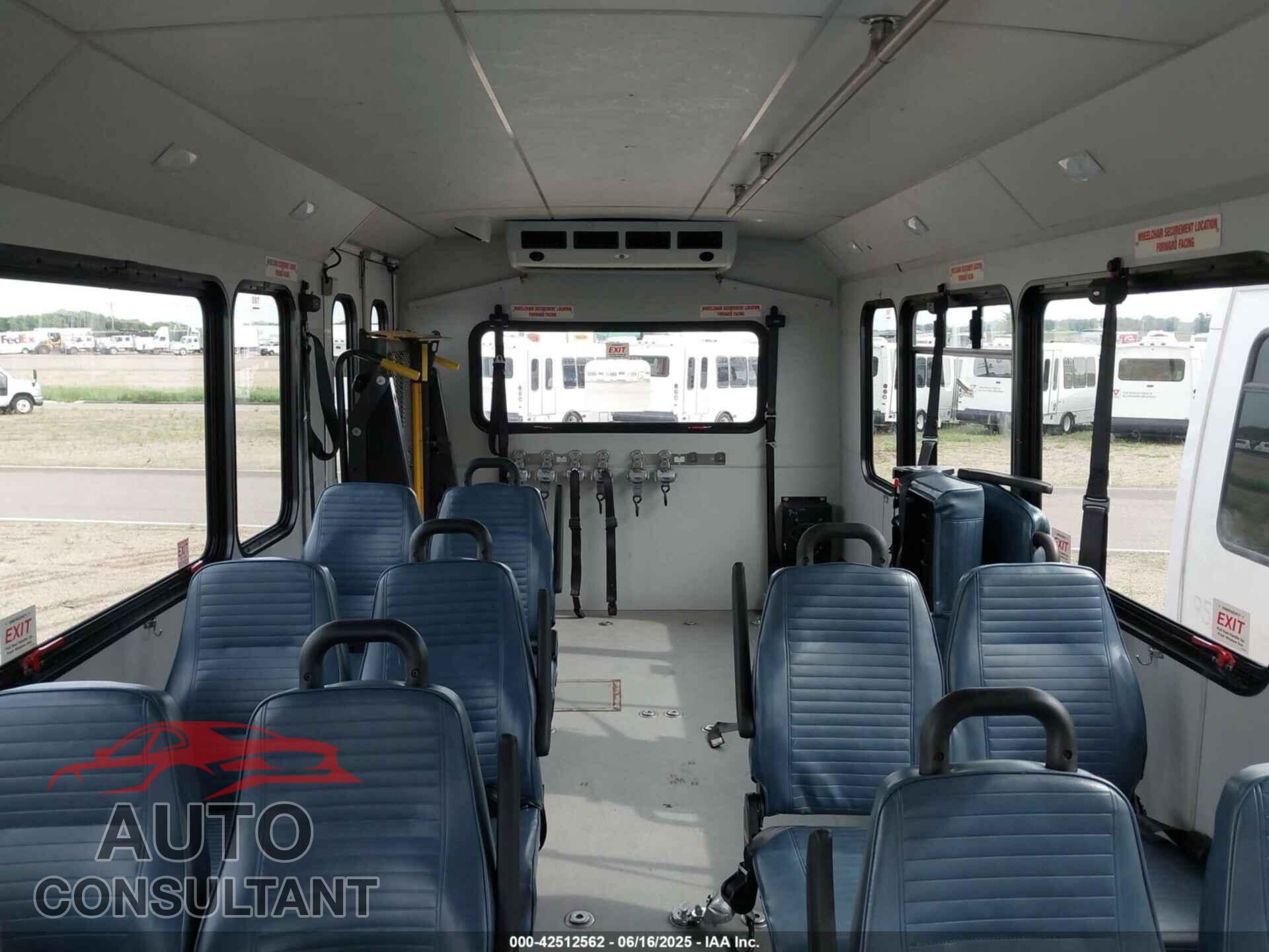 FORD E-450 CUTAWAY 2018 - 1FDFE4FS7JDC37912