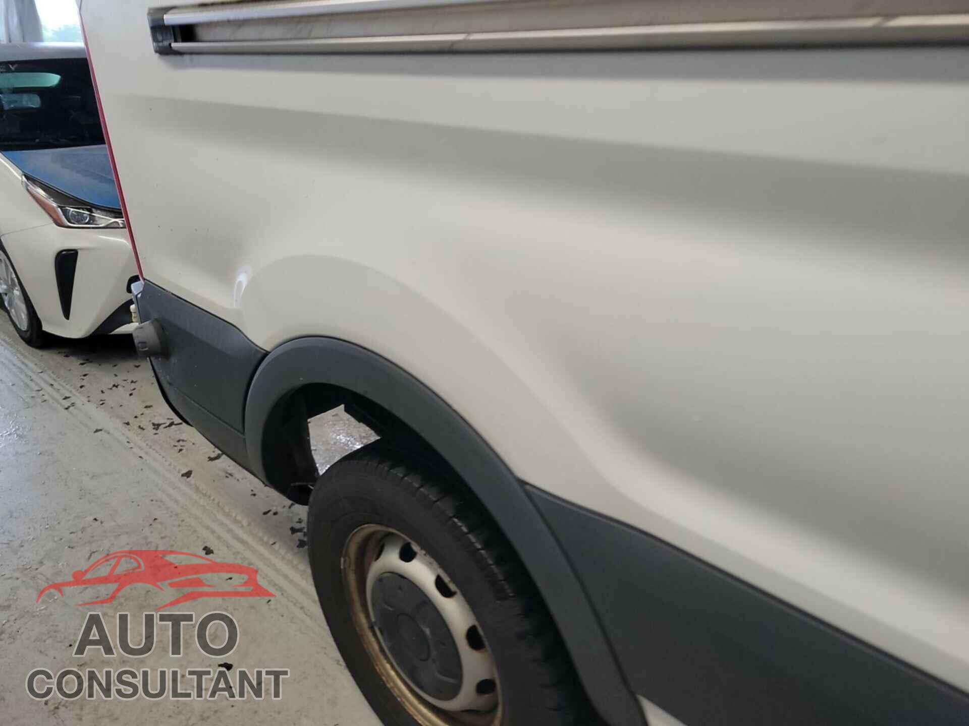 FORD TRANSIT 2018 - 1FTYR2CM3JKA54658