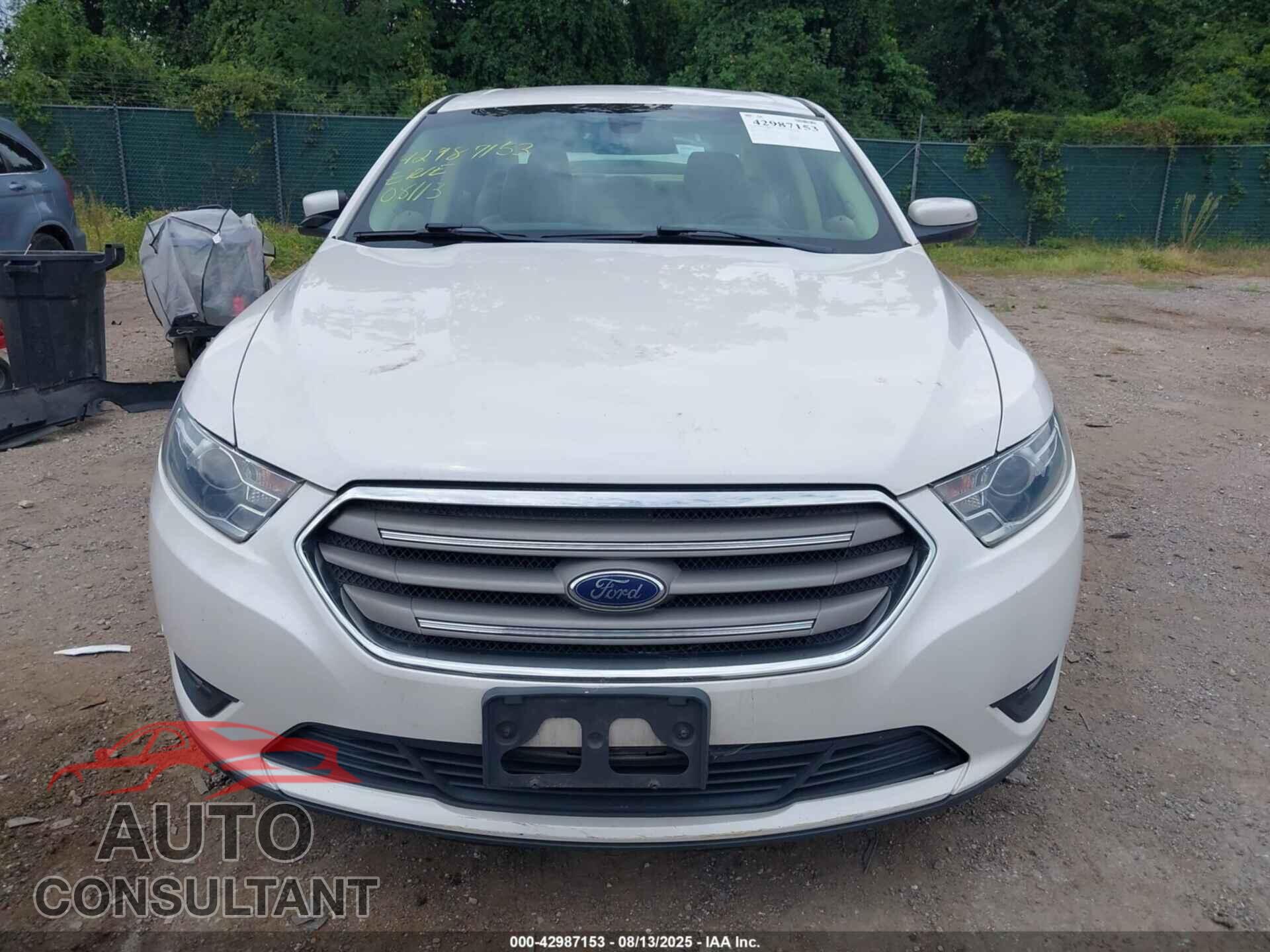 FORD TAURUS 2019 - 1FAHP2E86KG102590