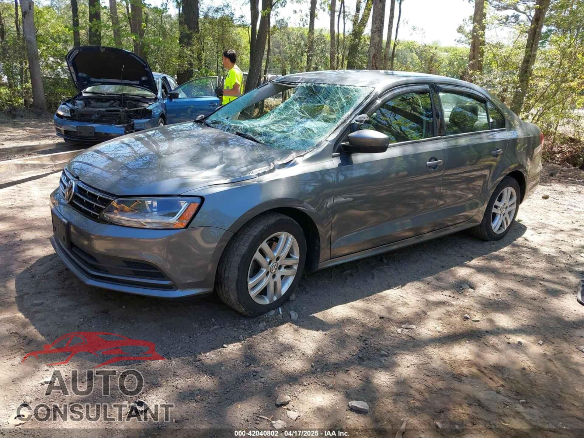 VOLKSWAGEN JETTA 2018 - 3VW2B7AJ5JM257735