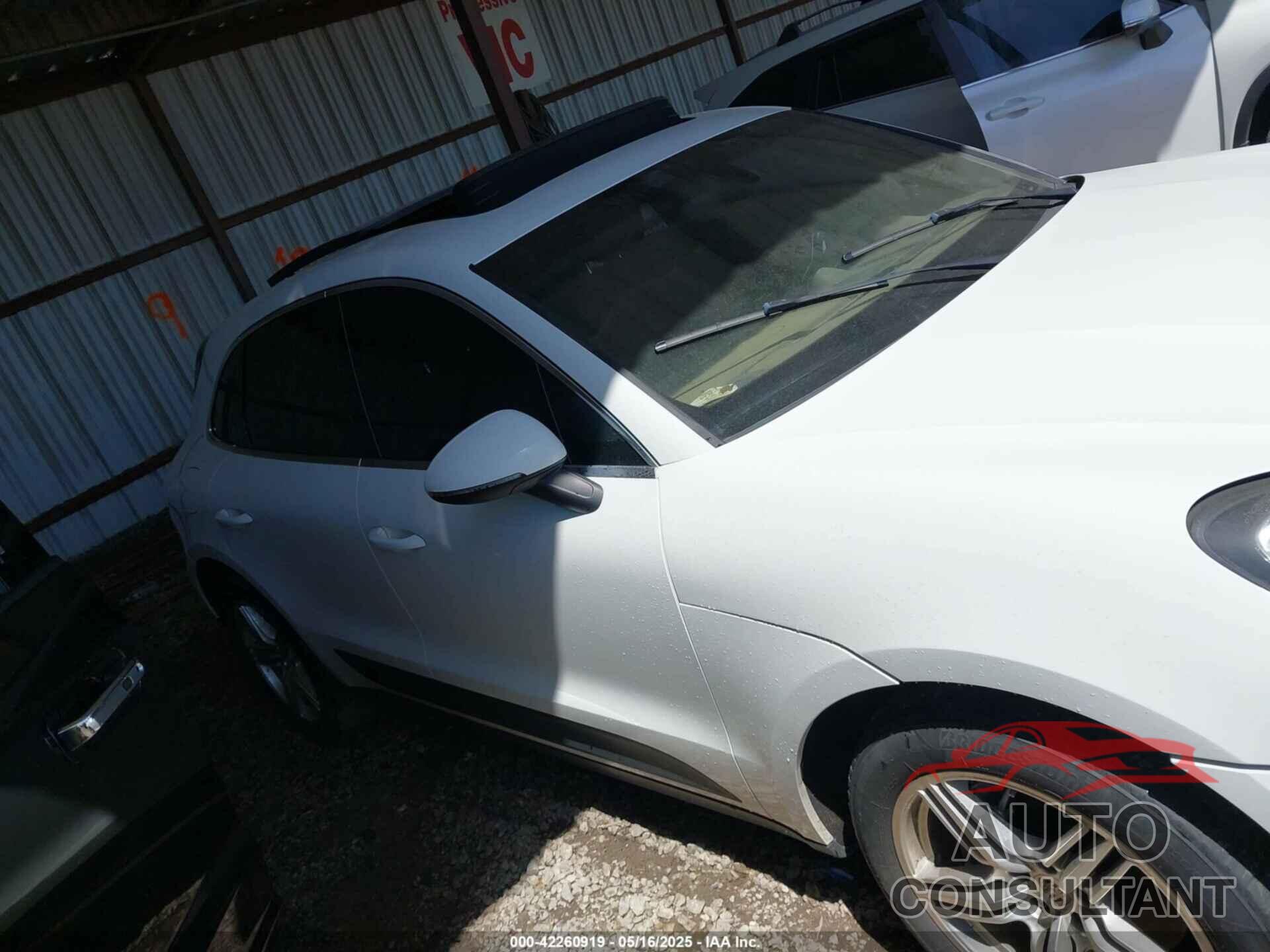 PORSCHE MACAN 2015 - WP1AB2A50FLB64939