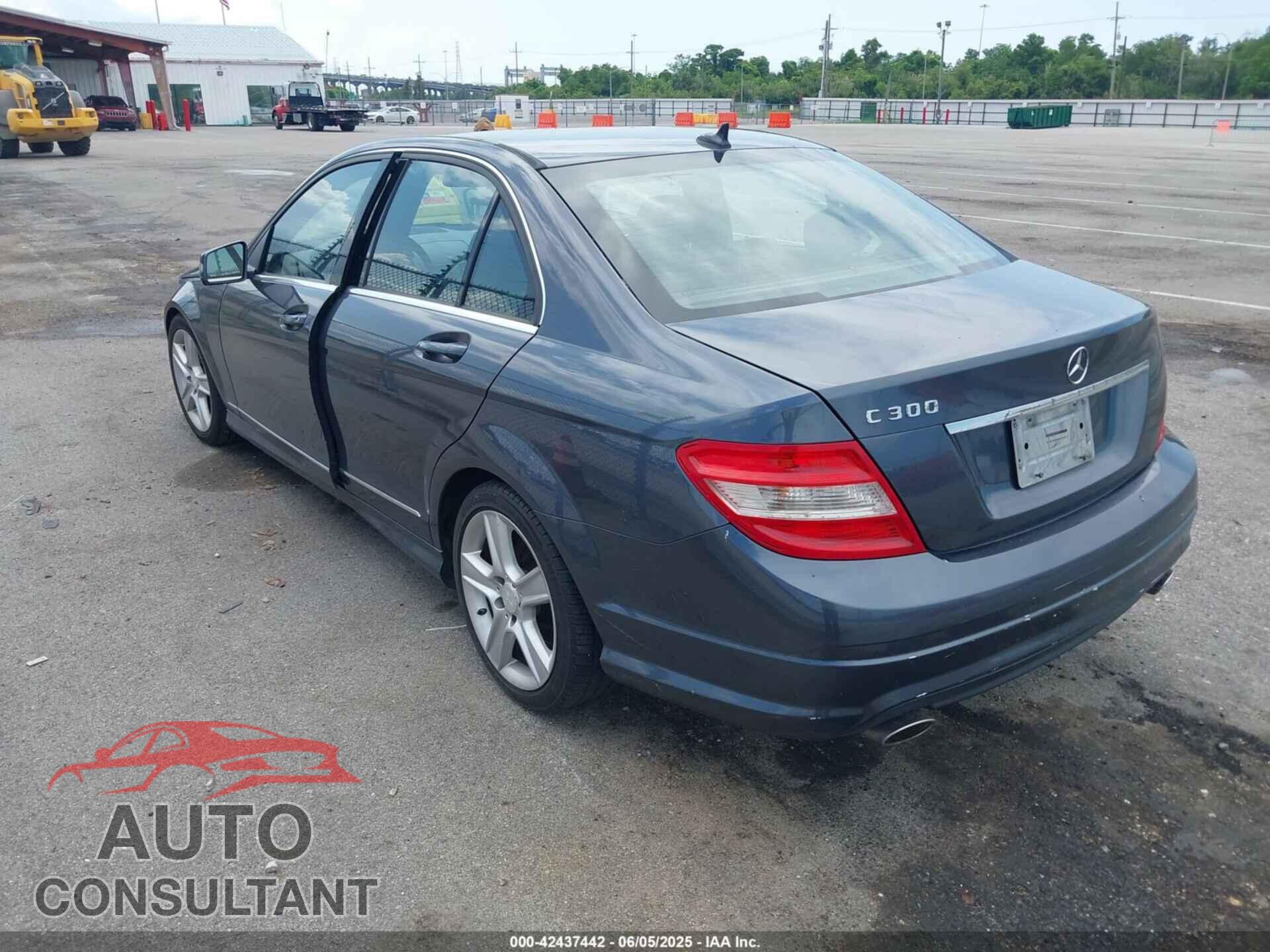 MERCEDES-BENZ C 300 2011 - WDDGF5EB8BR162211
