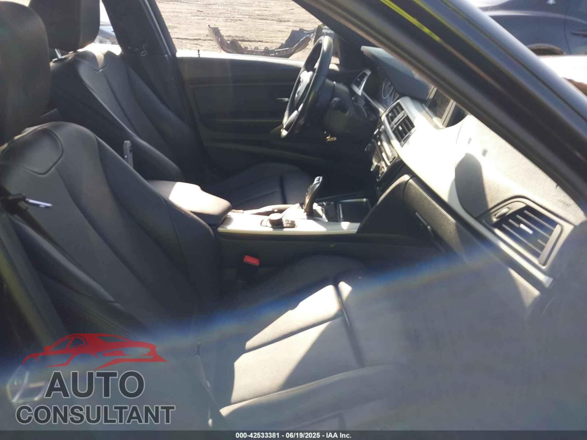 BMW 320I 2016 - WBA8E1G56GNT99308