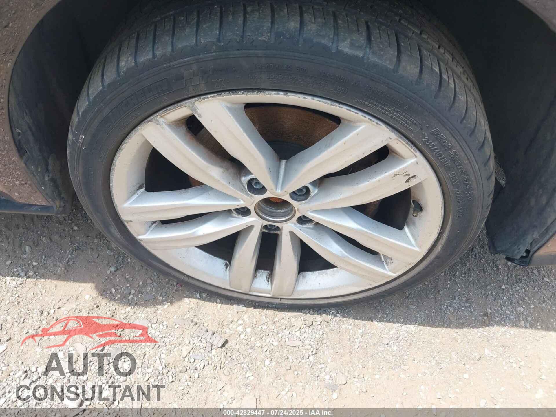 VOLKSWAGEN PASSAT 2018 - 1VWCA7A36JC010783