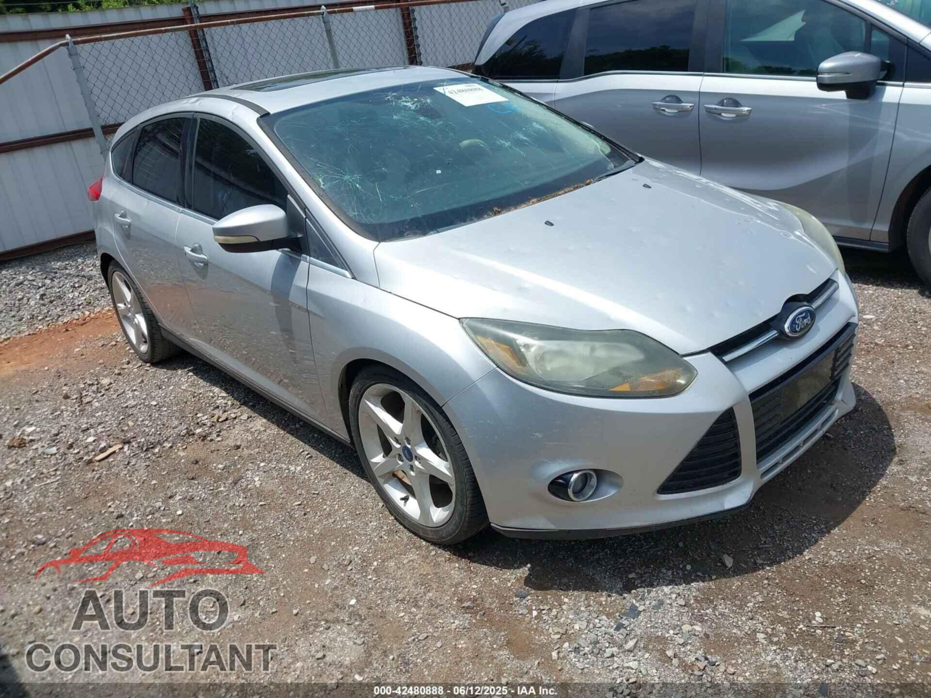 FORD FOCUS 2012 - 1FAHP3N22CL341757
