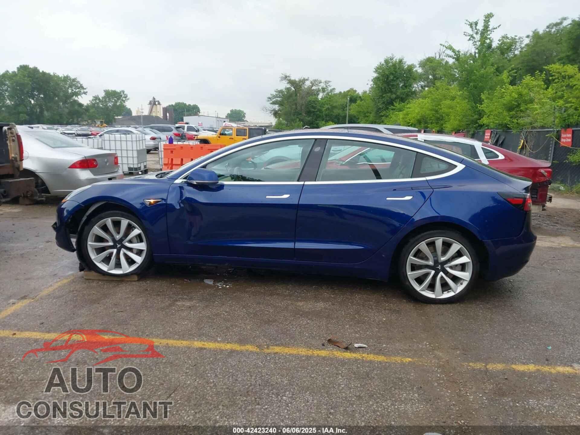 TESLA MODEL 3 2018 - 5YJ3E1EA0JF031189