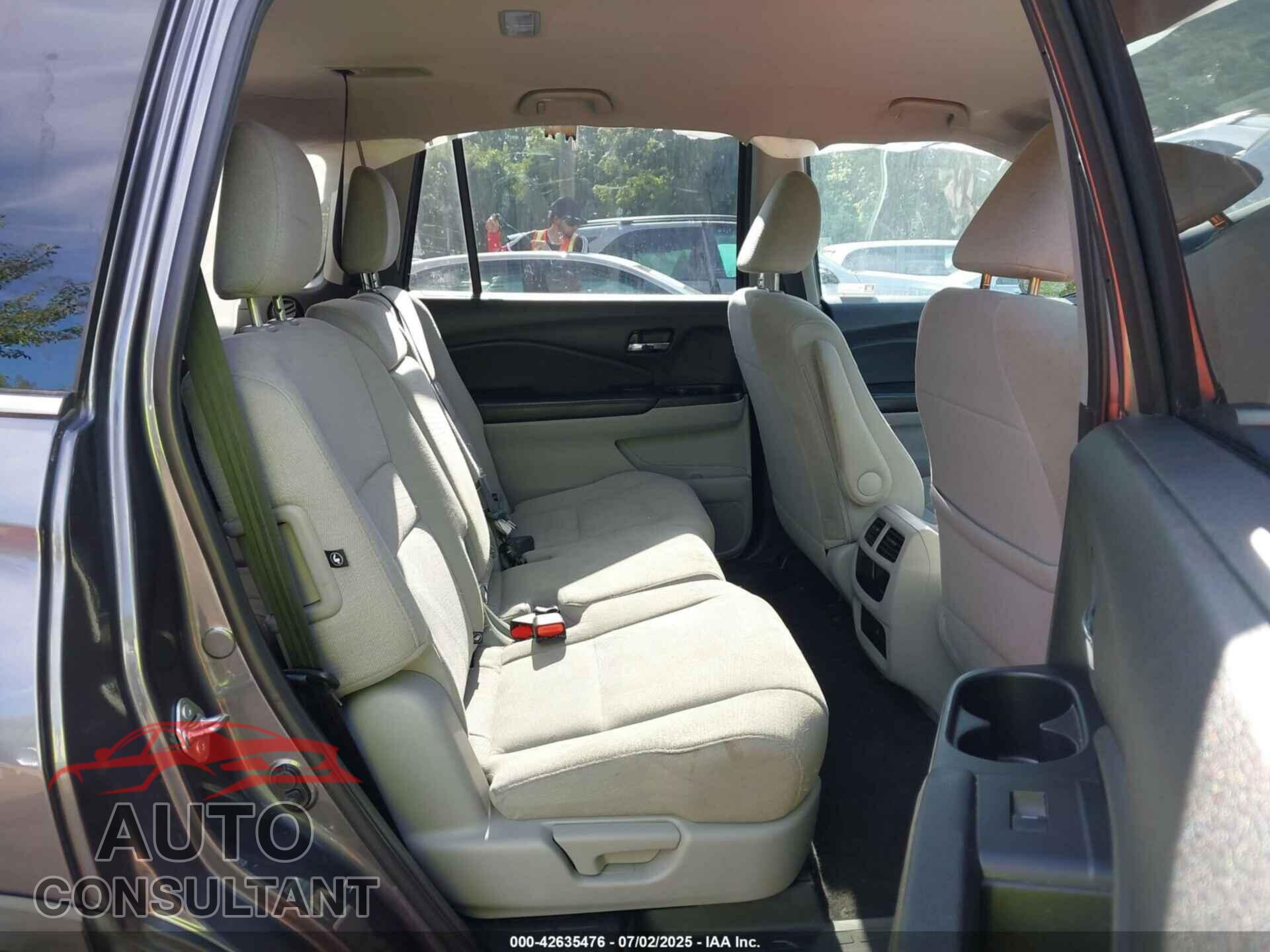 HONDA PILOT 2018 - 5FNYF6H17JB024932