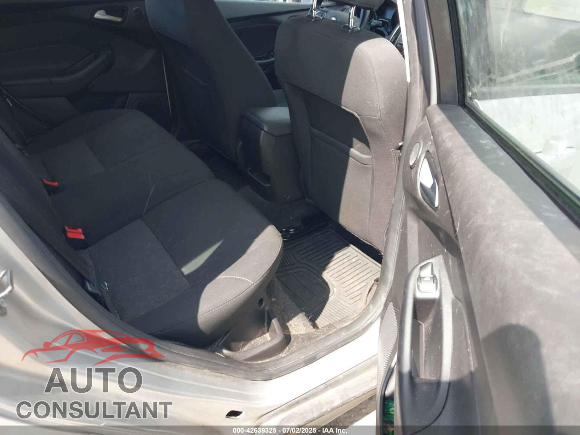 FORD FOCUS 2017 - 1FADP3M27HL306512