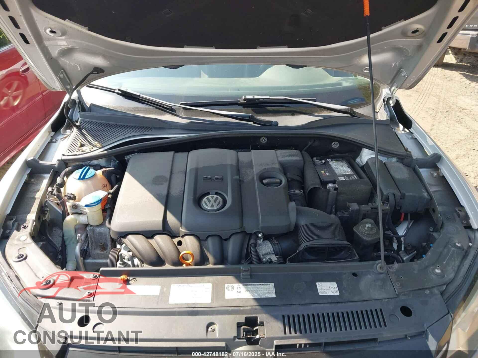 VOLKSWAGEN PASSAT 2012 - 1VWBP7A34CC073376