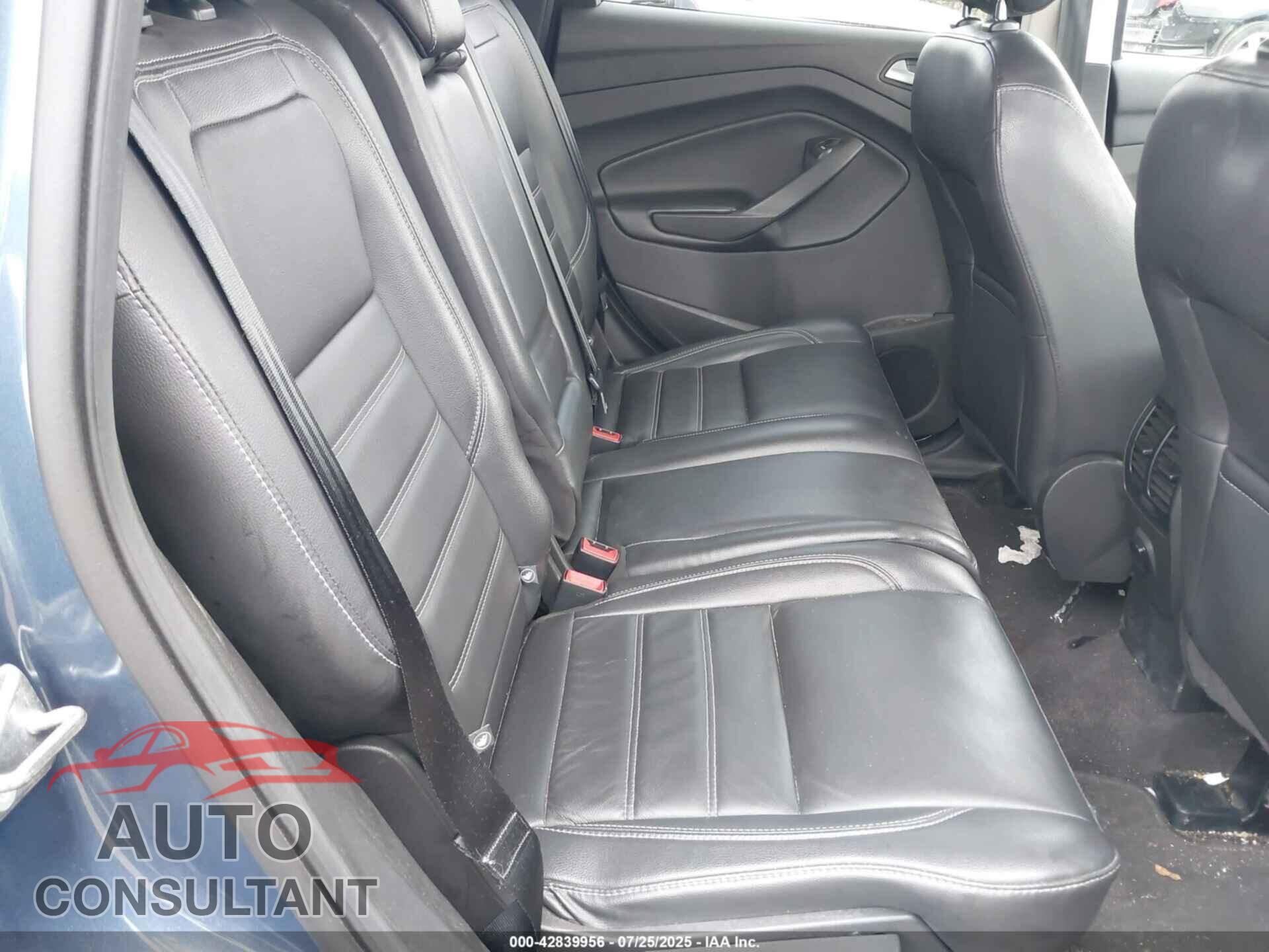 FORD ESCAPE 2018 - 1FMCU9HD9JUC02869