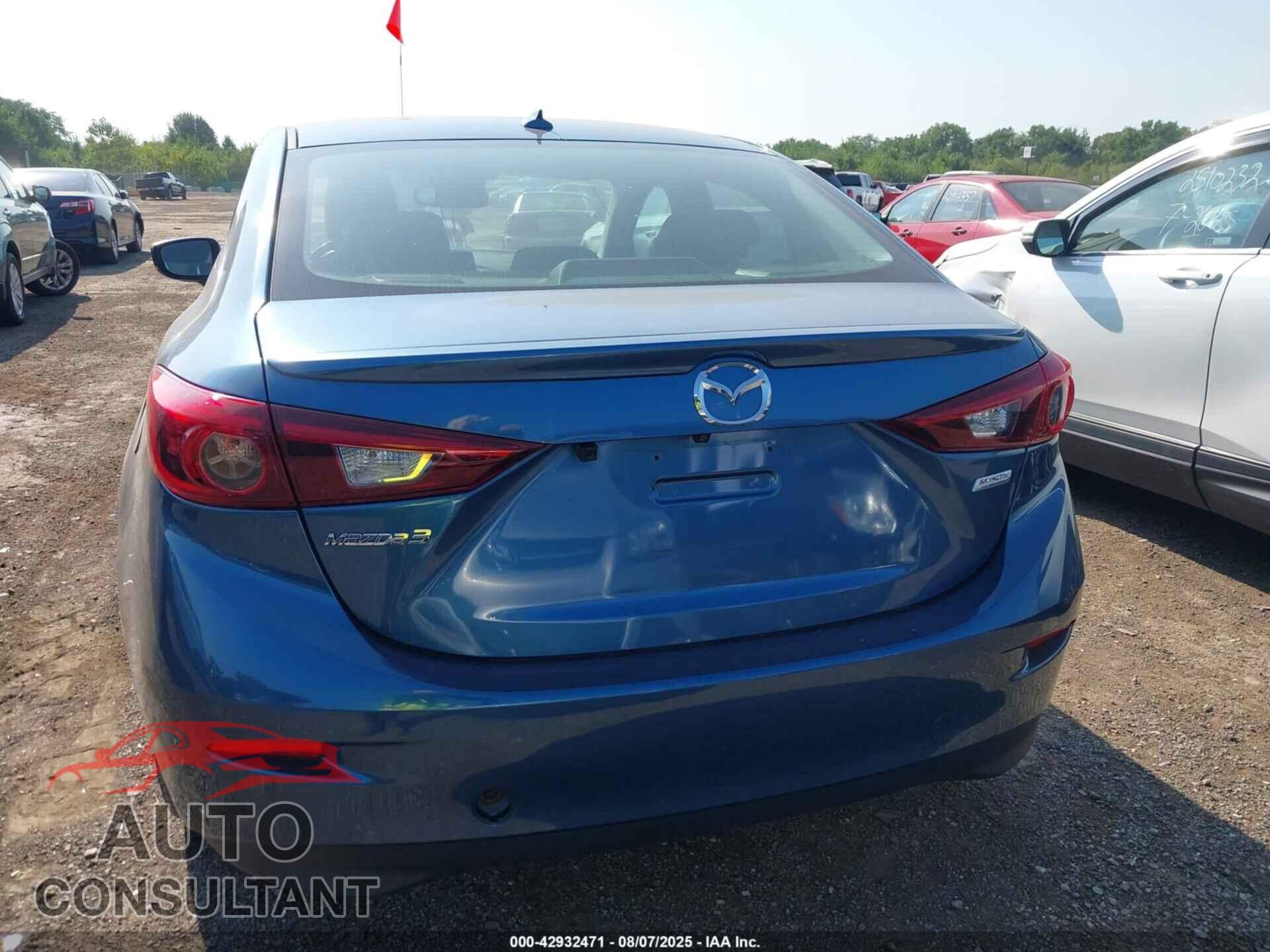 MAZDA MAZDA3 2018 - 3MZBN1W32JM214565