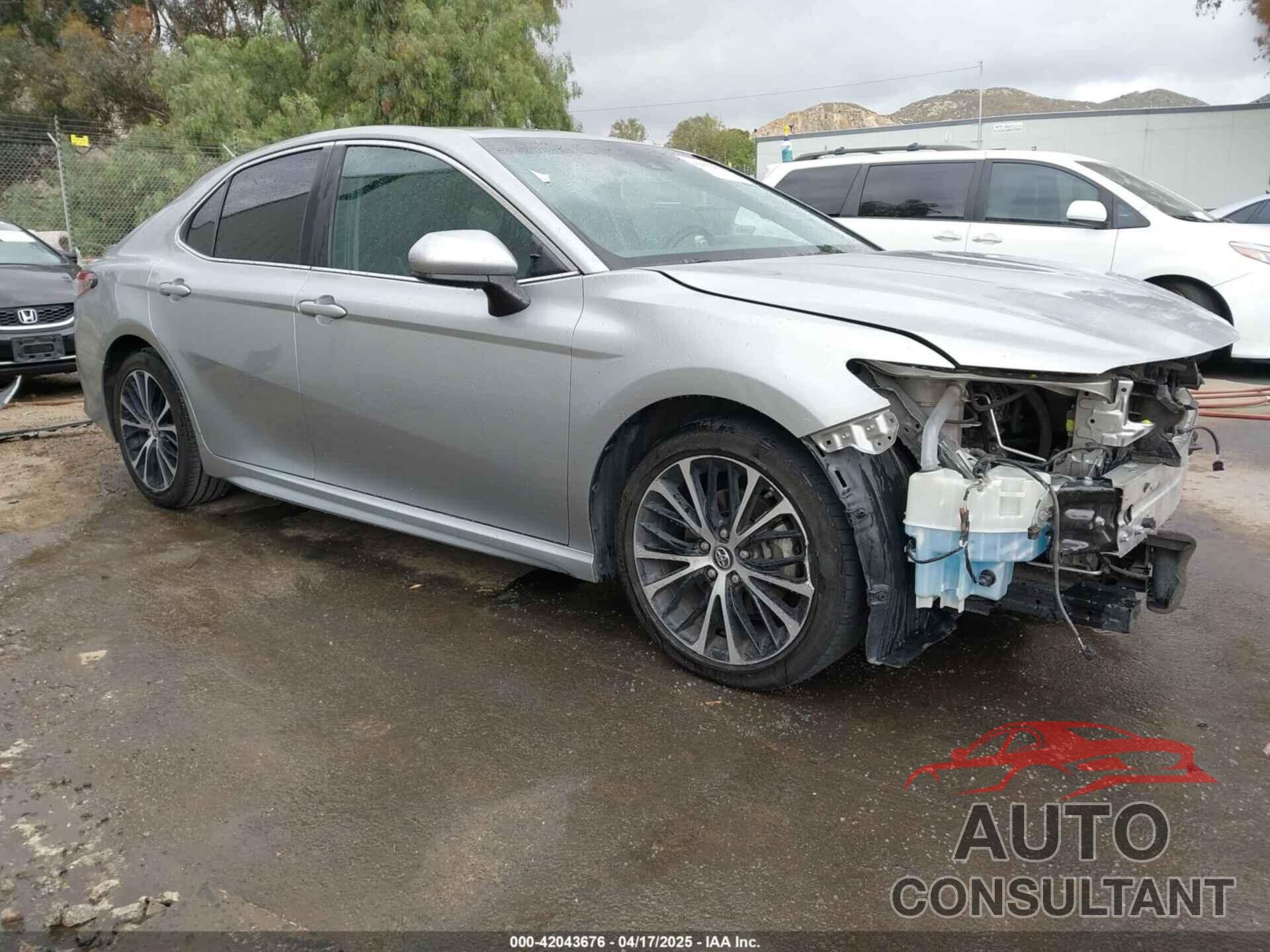 TOYOTA CAMRY 2018 - 4T1B11HK9JU636696