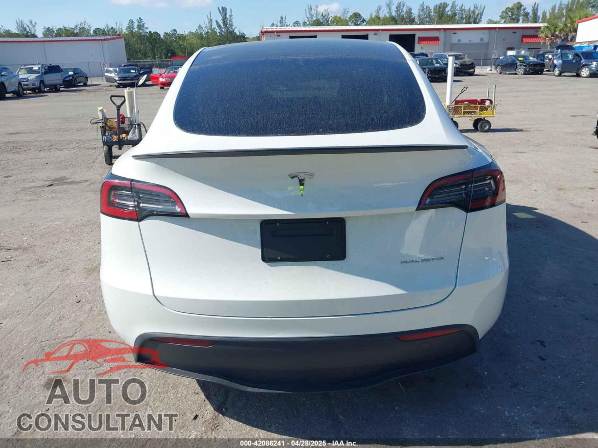 TESLA MODEL Y 2023 - 7SAYGAEE7PF588681