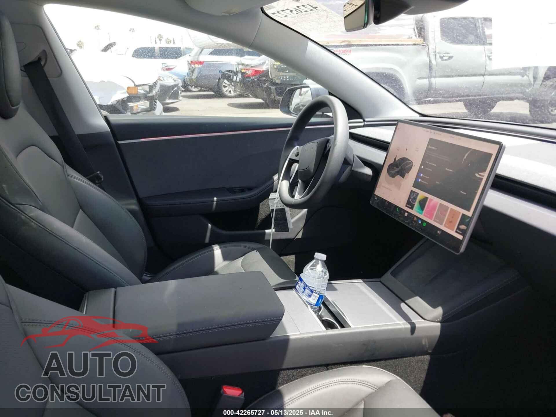 TESLA MODEL 3 2025 - 5YJ3E1EA5SF915047