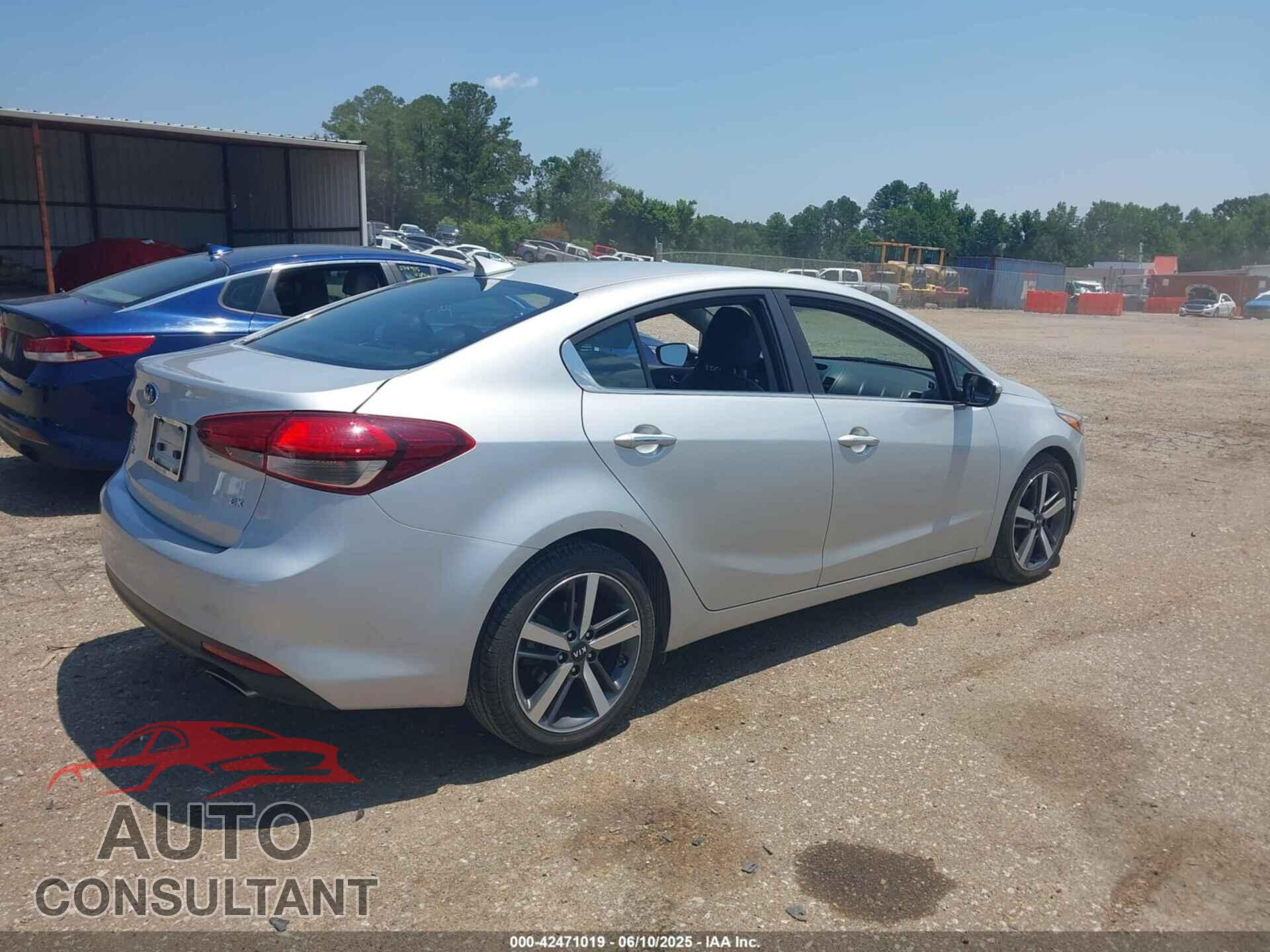 KIA FORTE 2017 - 3KPFL4A85HE005551