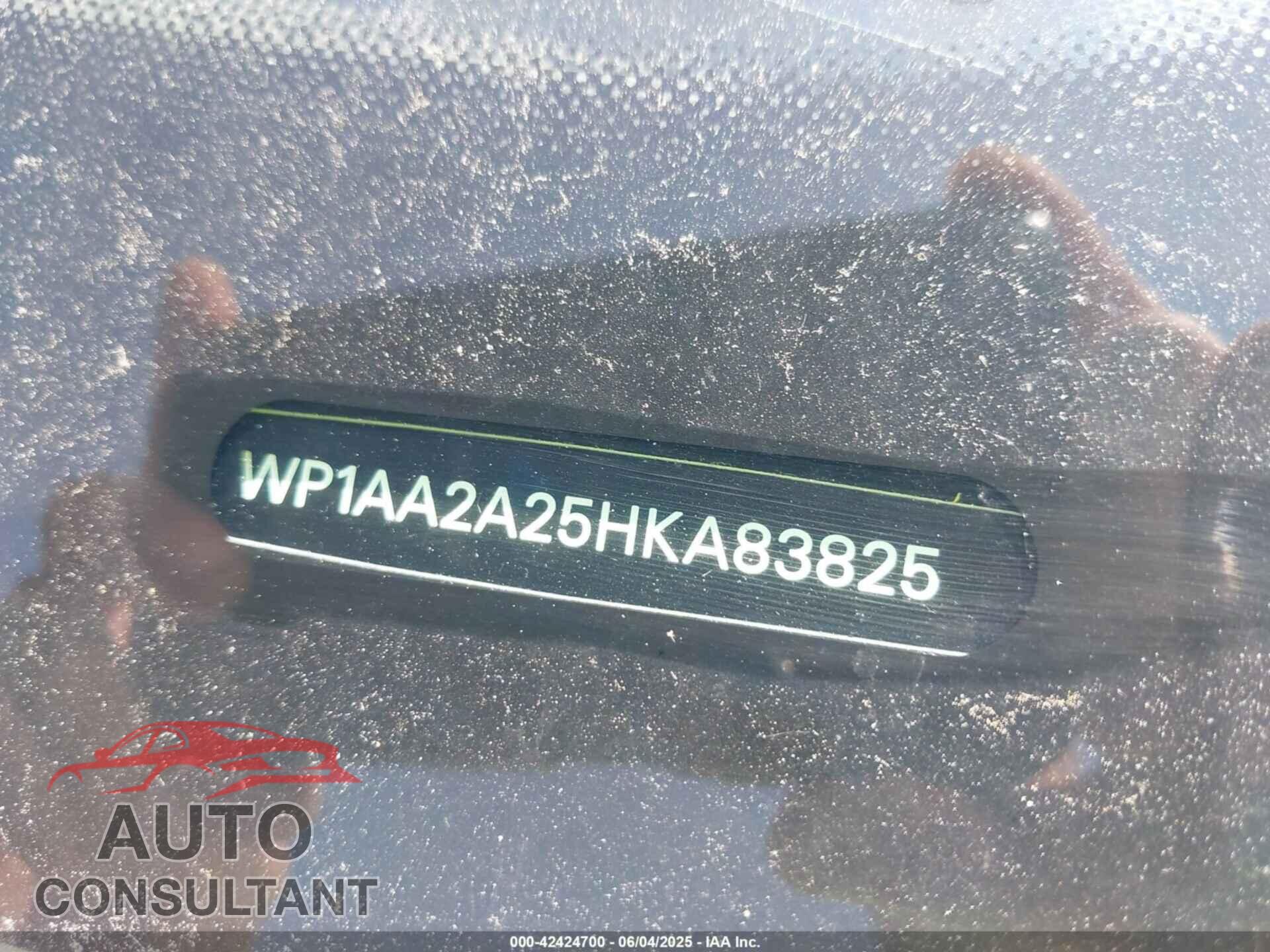 PORSCHE CAYENNE 2017 - WP1AA2A25HKA83825