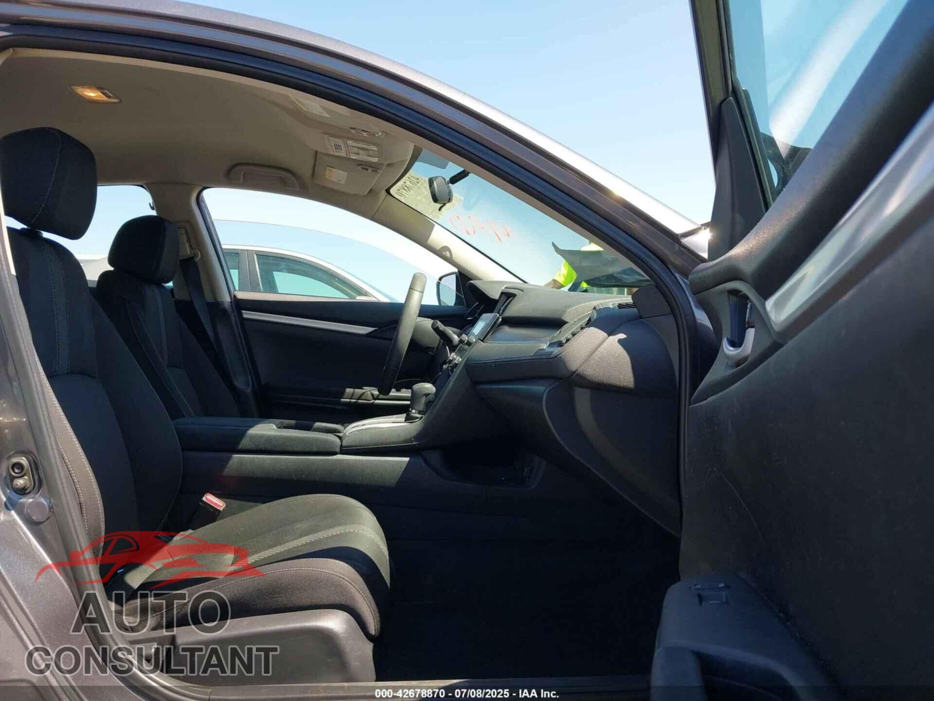 HONDA CIVIC 2017 - 19XFC2F58HE208193
