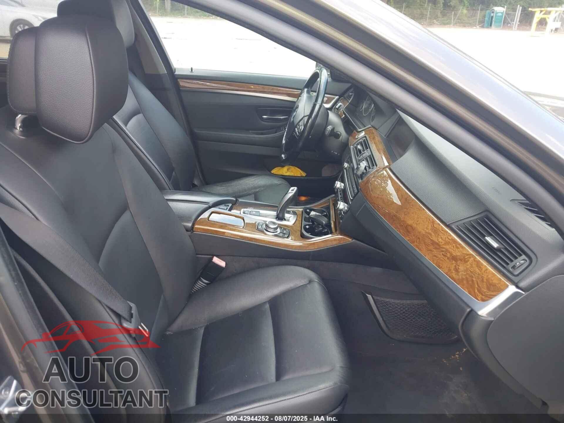 BMW 528I 2011 - WBAFR1C54BC741506