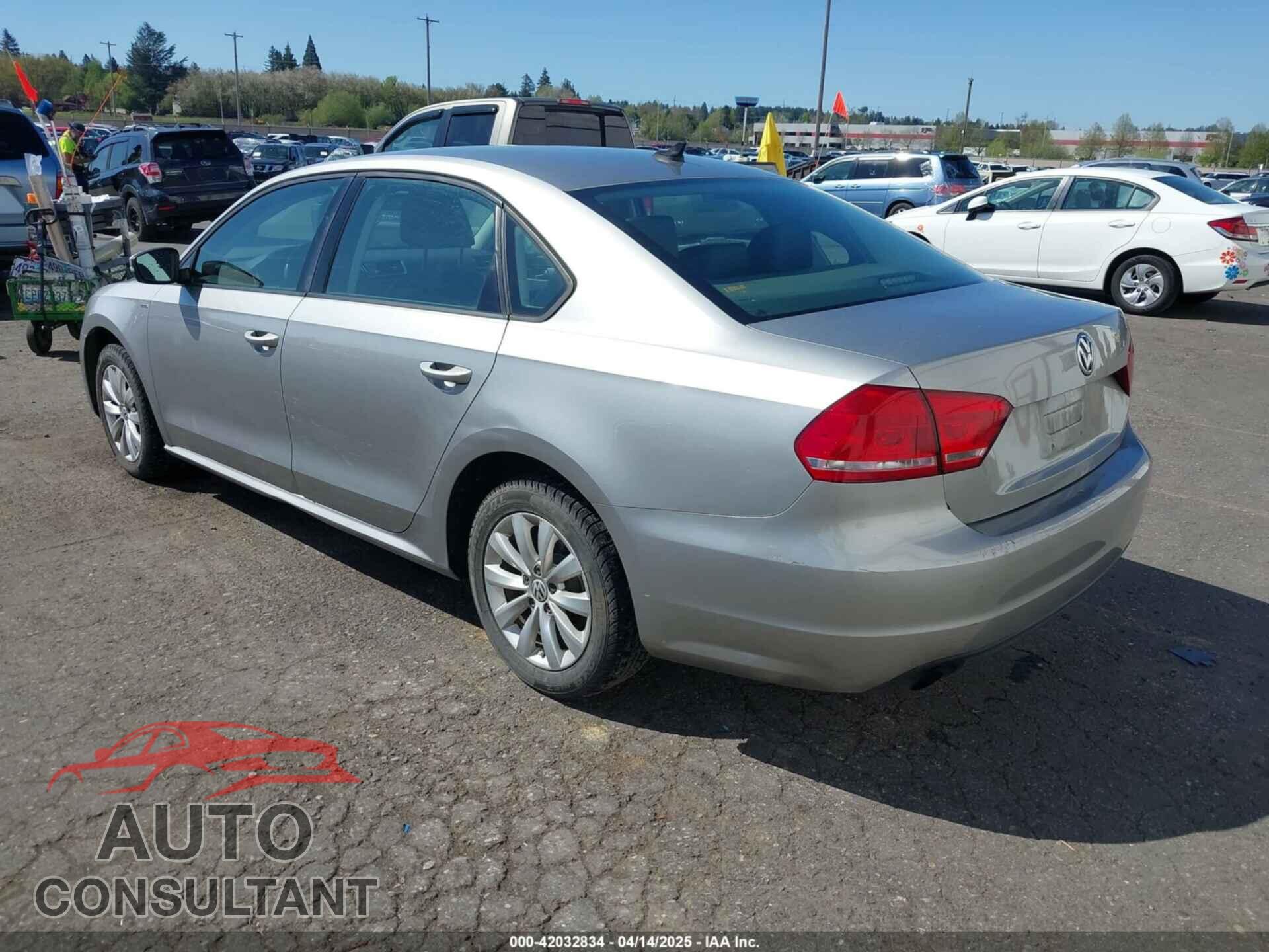 VOLKSWAGEN PASSAT 2014 - 1VWAT7A38EC075514