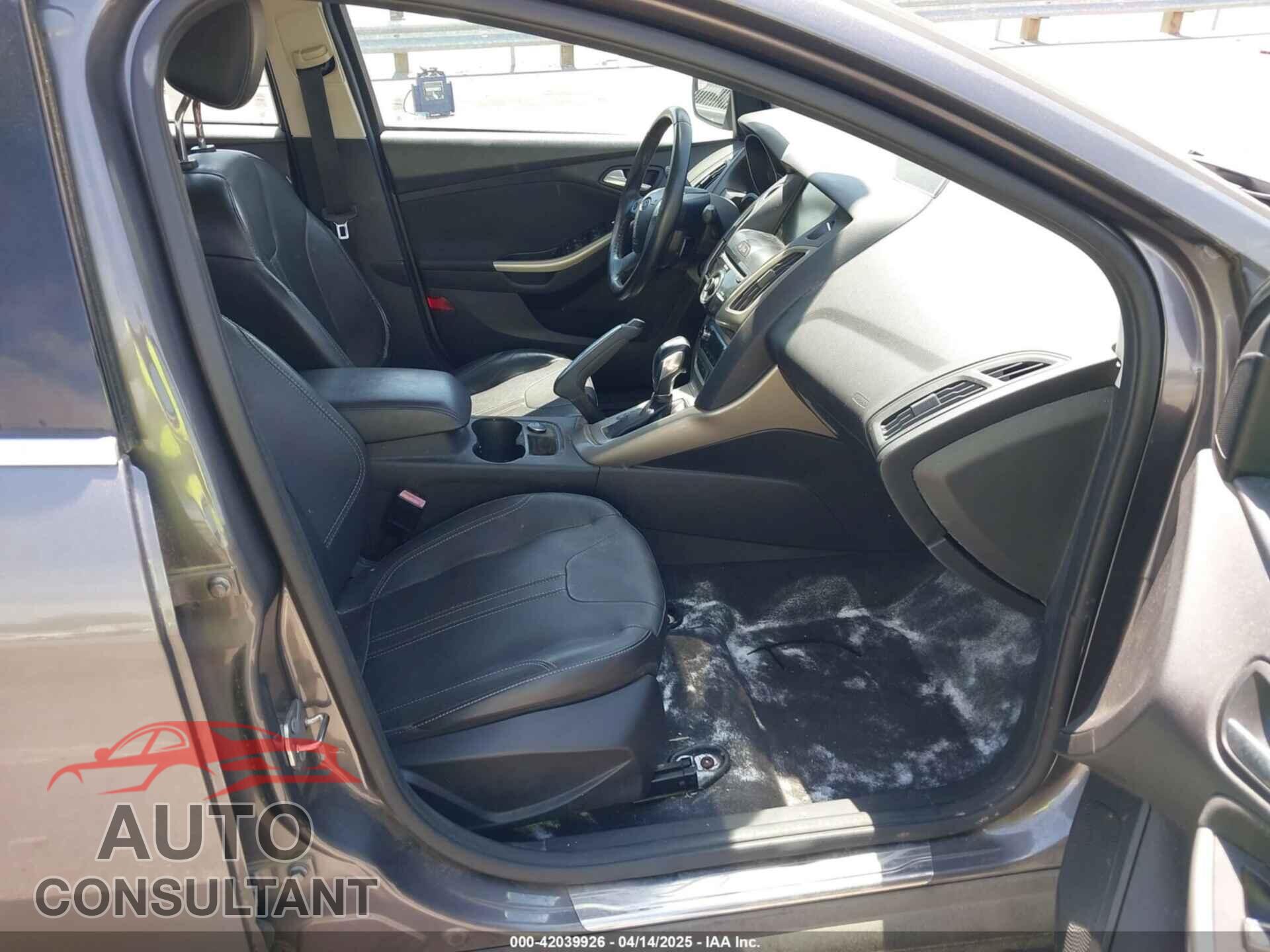 FORD FOCUS 2012 - 1FAHP3H28CL282080