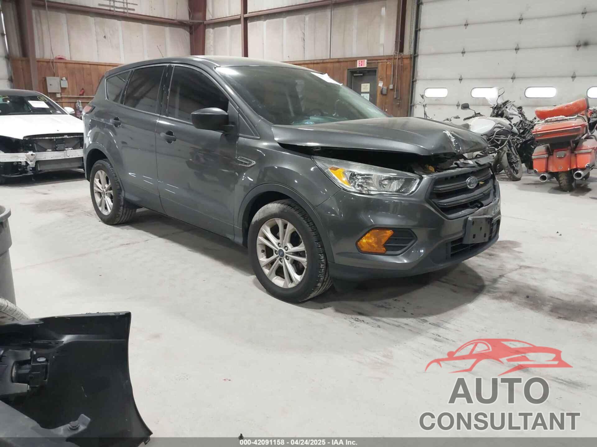 FORD ESCAPE 2017 - 1FMCU0F73HUE27954