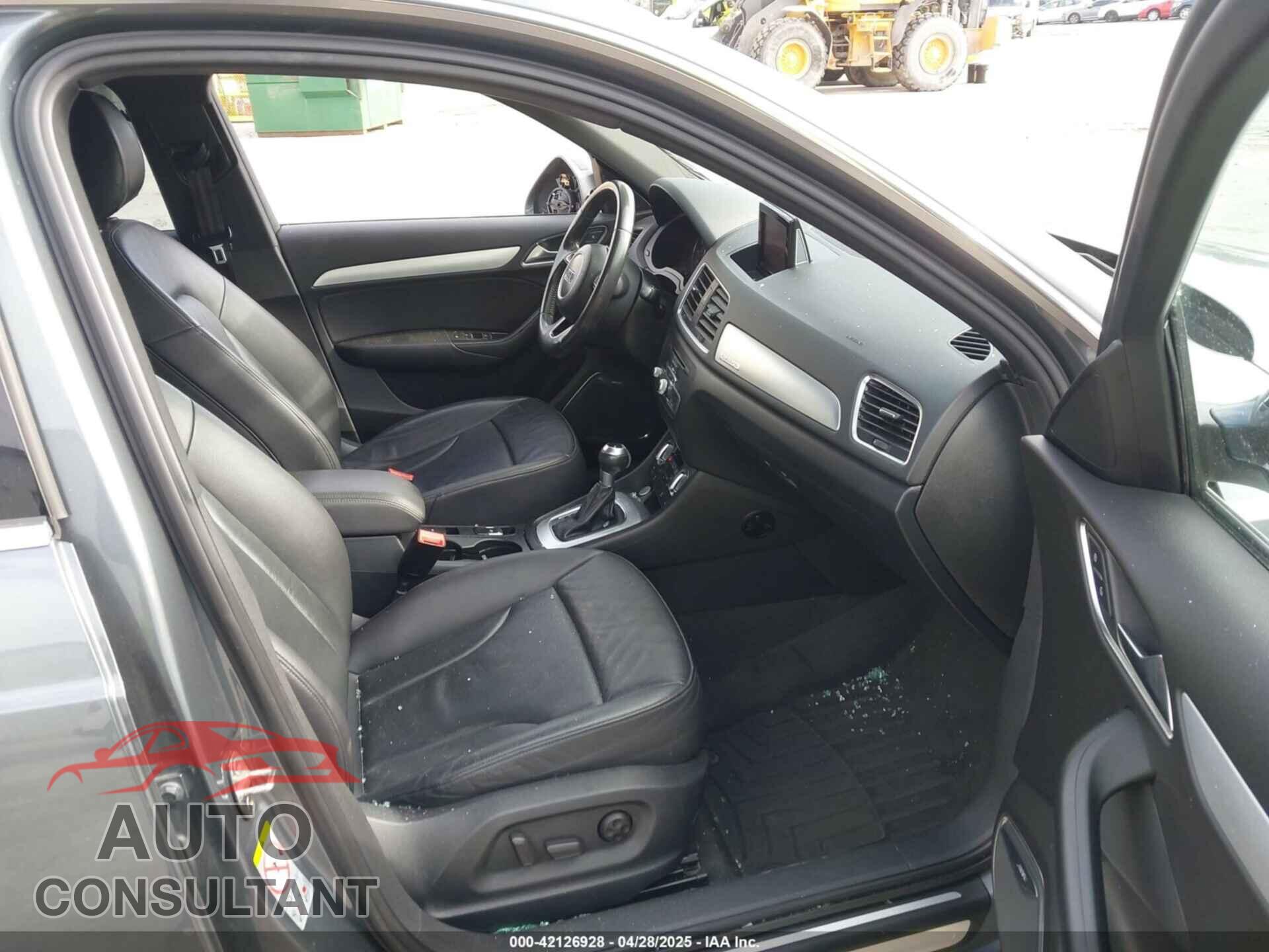 AUDI Q3 2015 - WA1GFCFS9FR007776