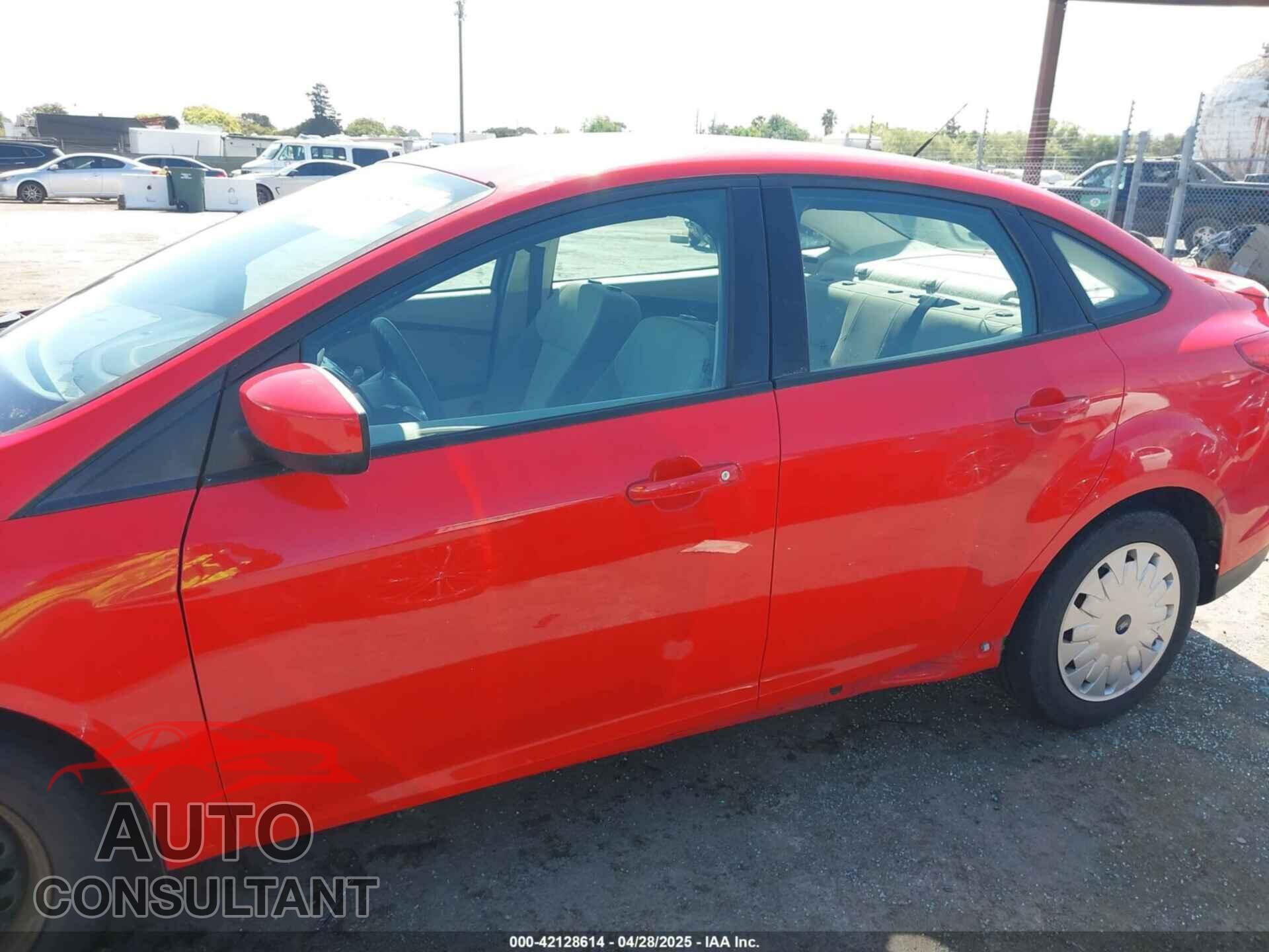 FORD FOCUS 2012 - 1FAHP3F27CL417875
