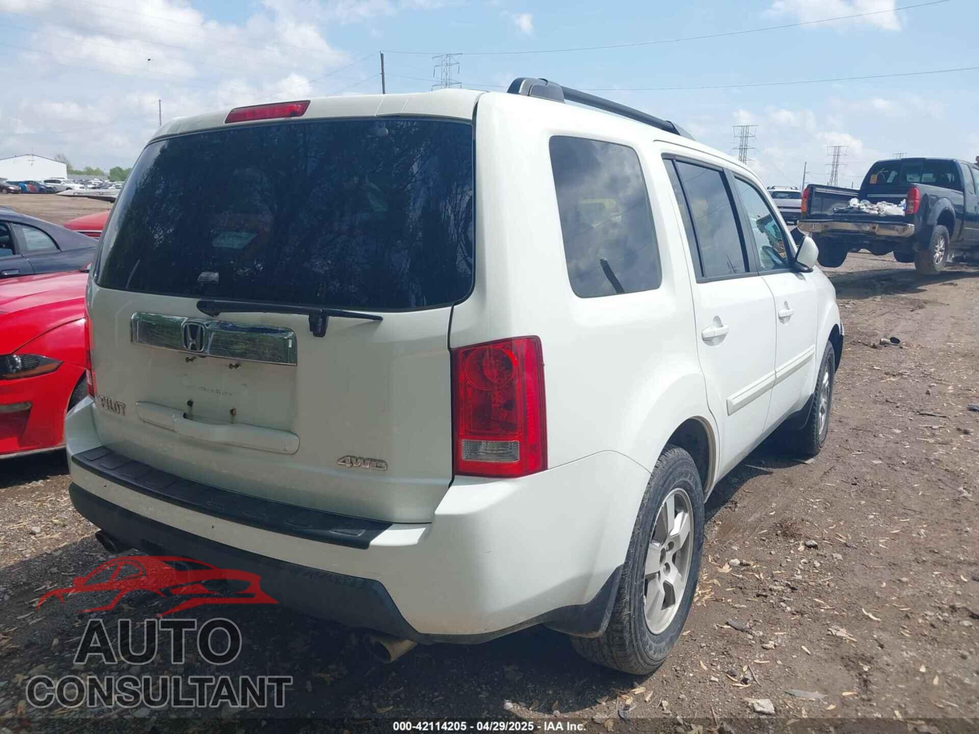 HONDA PILOT 2011 - 5FNYF4H58BB085635